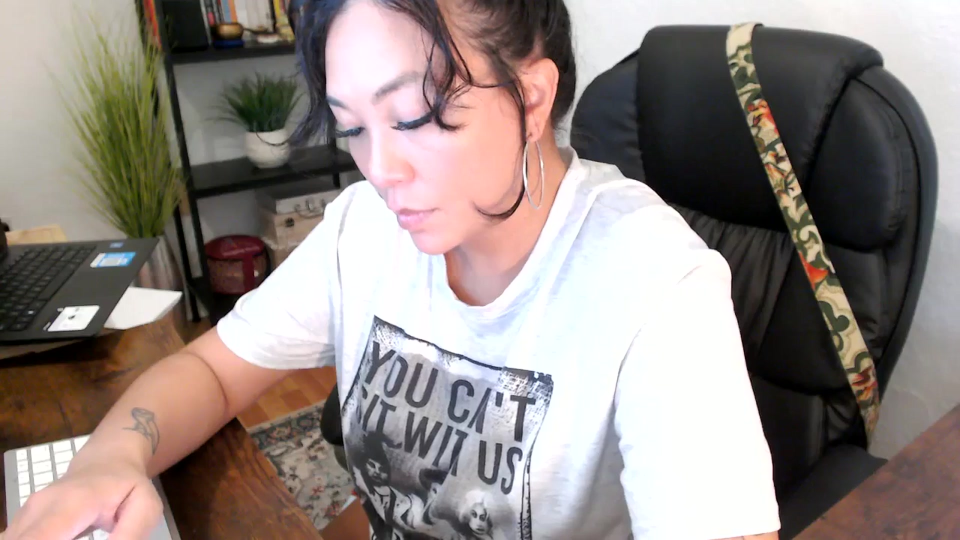Gallery image thumbnail from MickaylaMinx's myfreecams stream on, 10/04/2024, 16:46 image 8 of 20