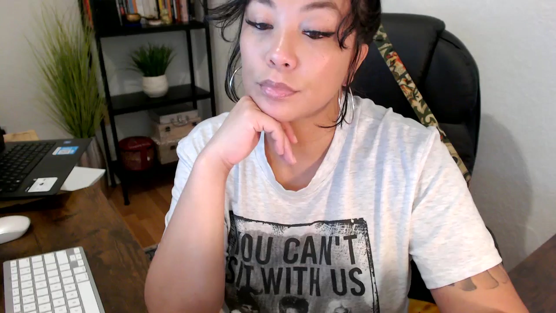 Gallery image thumbnail from MickaylaMinx's myfreecams stream on, 10/04/2024, 16:46 image 18 of 20