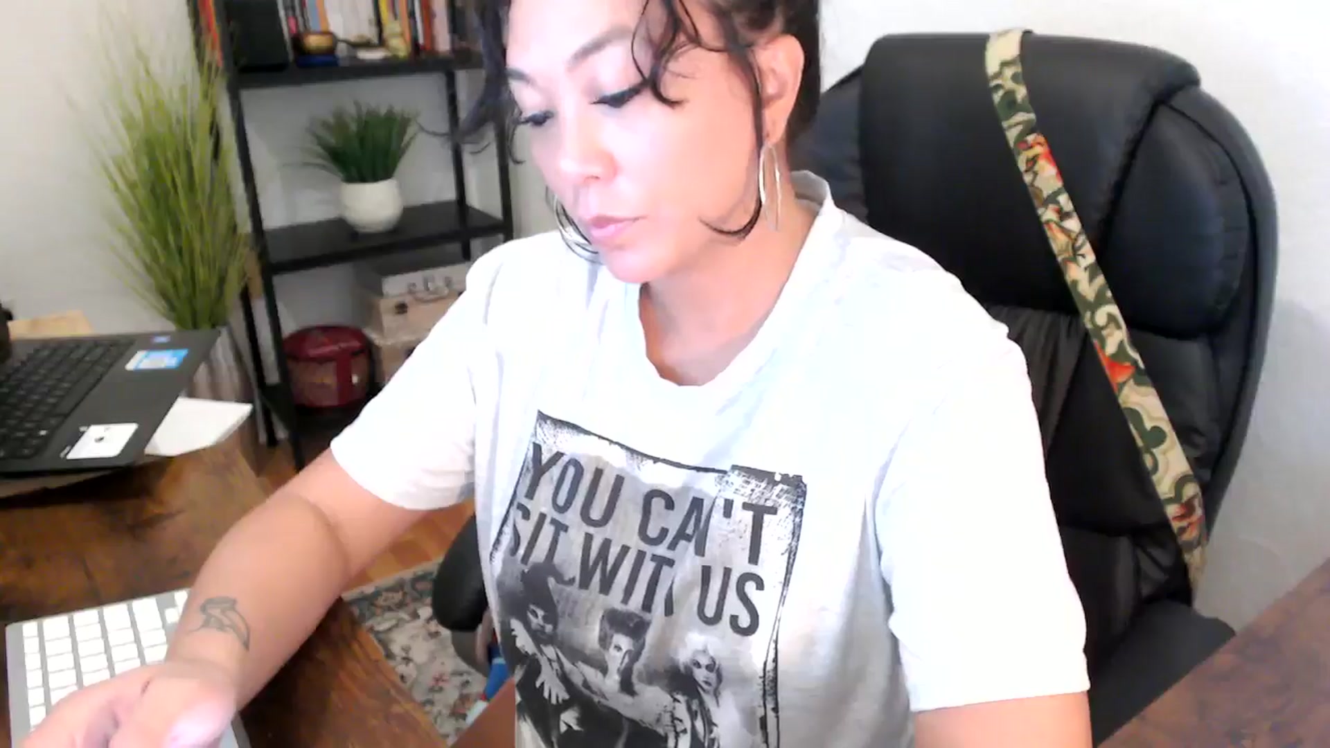 Gallery image thumbnail from MickaylaMinx's myfreecams stream on, 10/04/2024, 16:46 image 11 of 20