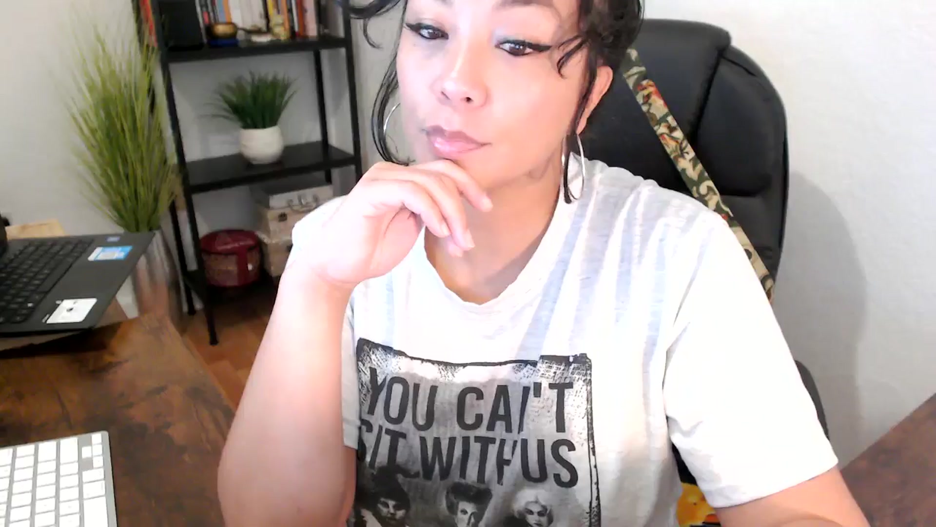 Gallery image thumbnail from MickaylaMinx's myfreecams stream on, 10/04/2024, 17:55 image 13 of 20