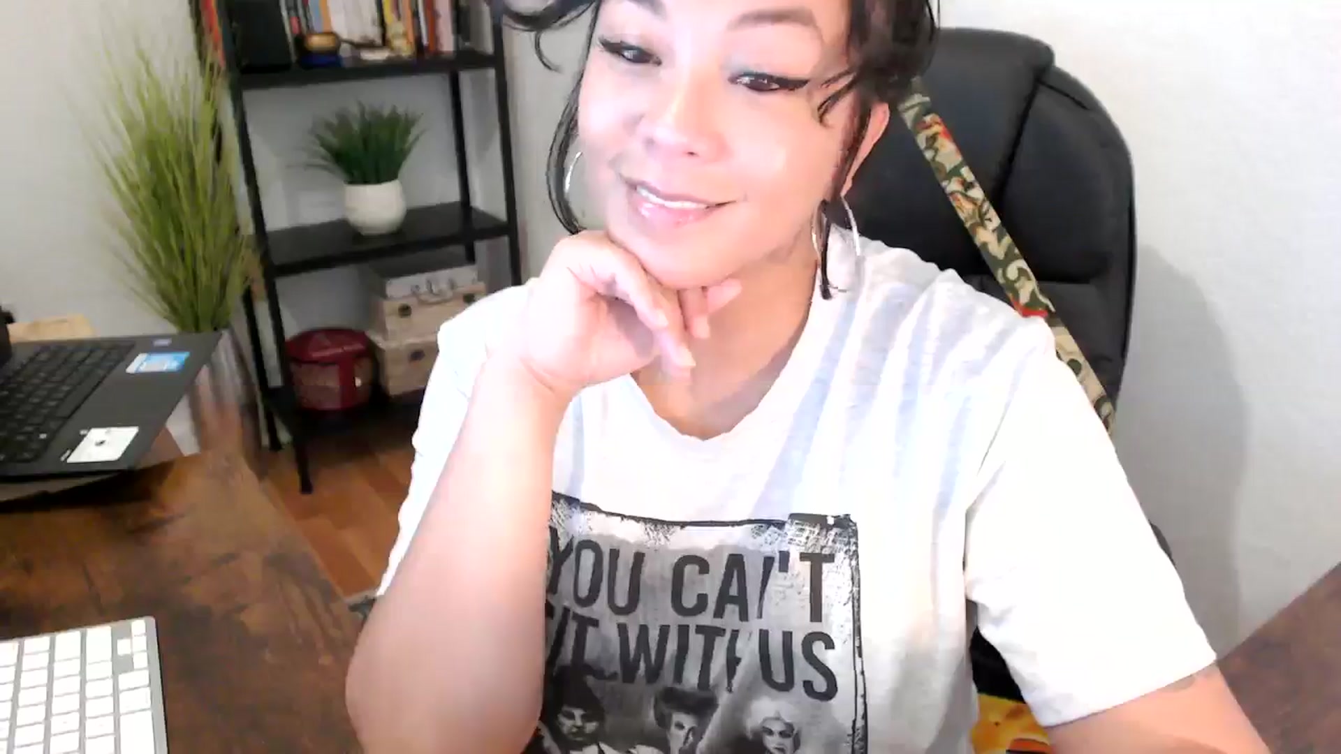 Gallery image thumbnail from MickaylaMinx's myfreecams stream on, 10/04/2024, 17:55 image 14 of 20