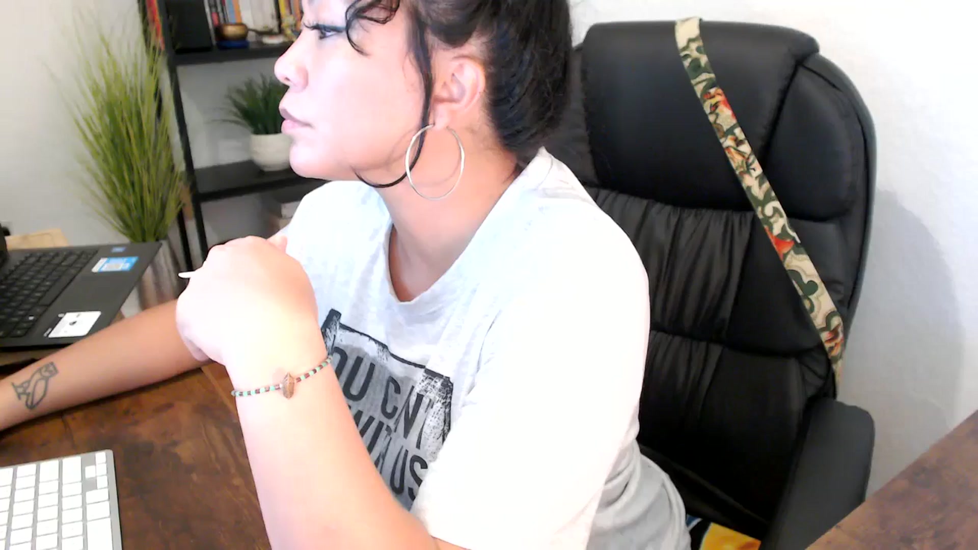 Gallery image thumbnail from MickaylaMinx's myfreecams stream on, 10/04/2024, 17:55 image 10 of 20