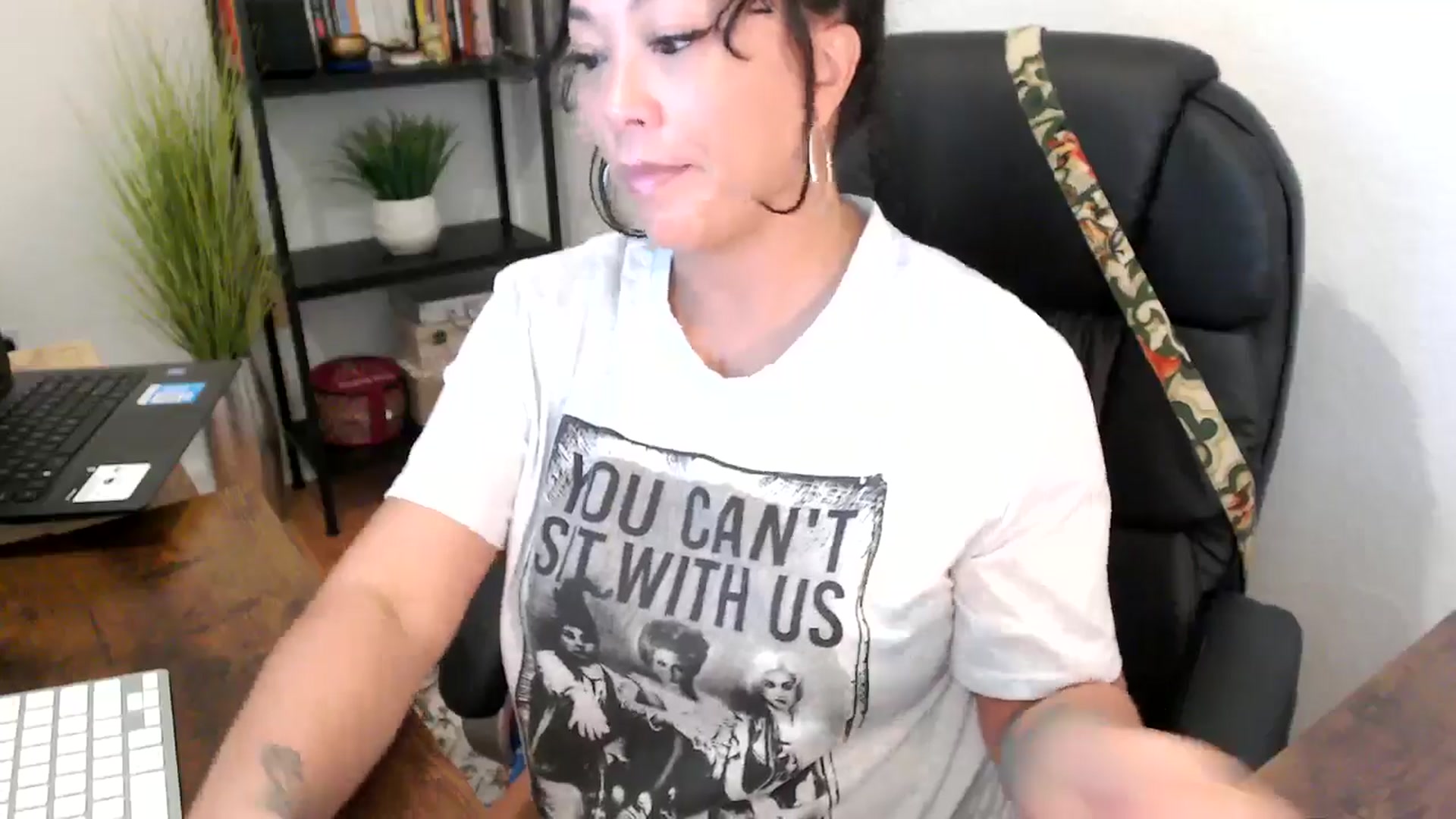Gallery image thumbnail from MickaylaMinx's myfreecams stream on, 10/04/2024, 17:55 image 9 of 20