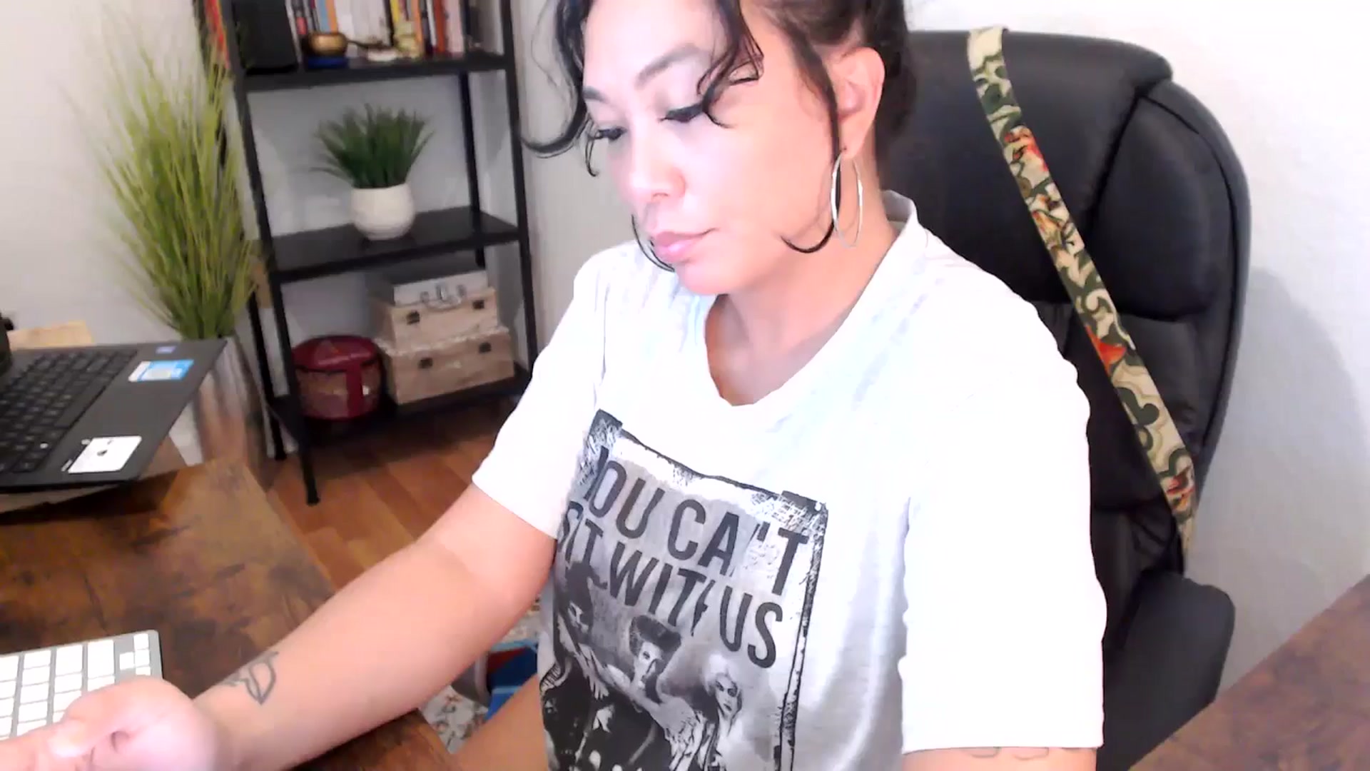 Gallery image thumbnail from MickaylaMinx's myfreecams stream on, 10/04/2024, 17:55 image 16 of 20