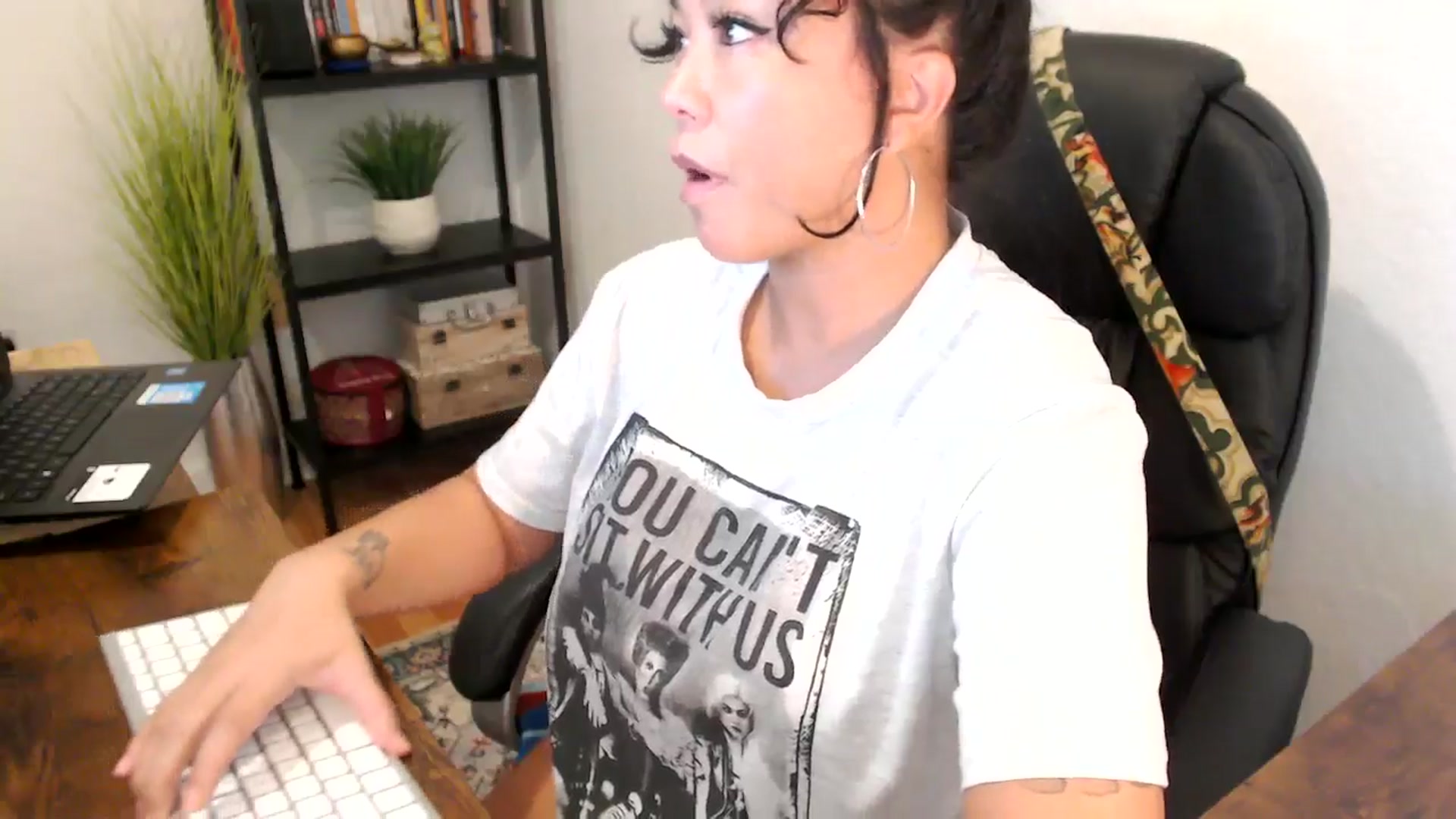 Gallery image thumbnail from MickaylaMinx's myfreecams stream on, 10/04/2024, 17:55 image 17 of 20
