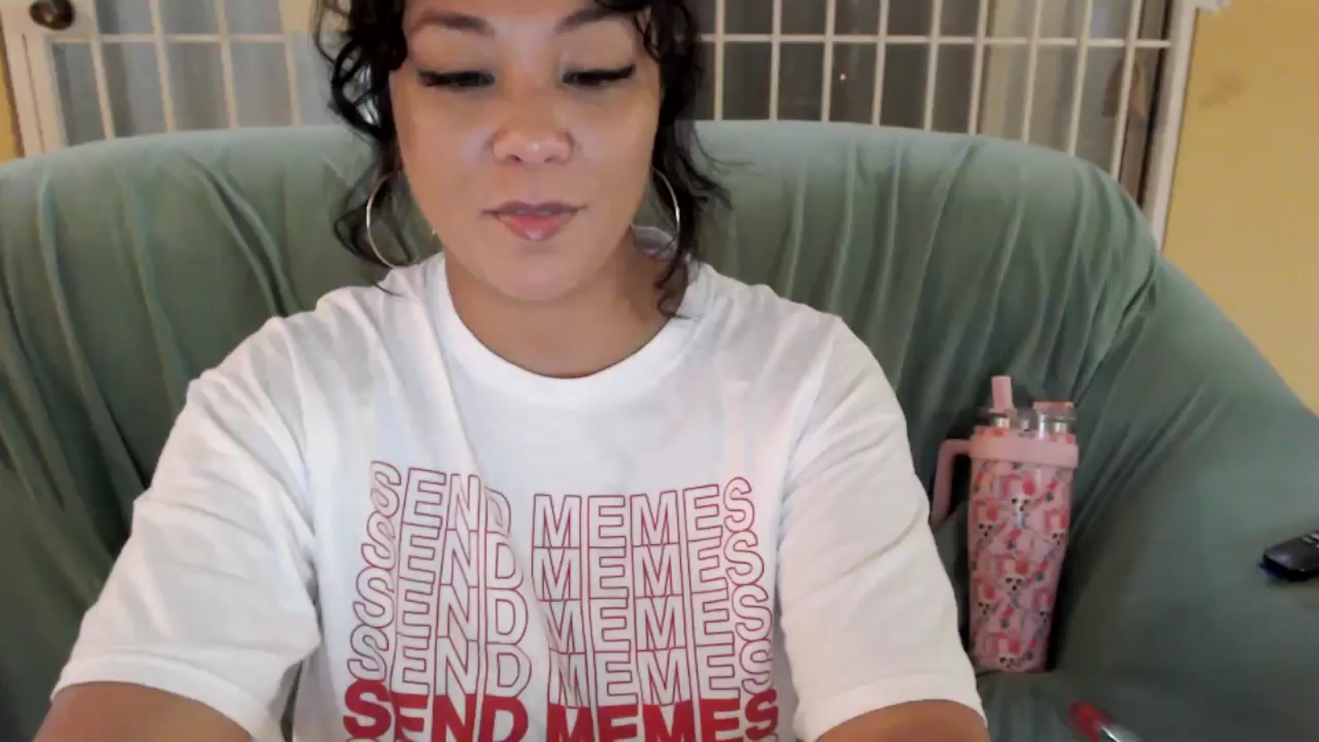 Gallery image thumbnail from MickaylaMinx's myfreecams stream on, 10/05/2024, 20:33 image 12 of 20