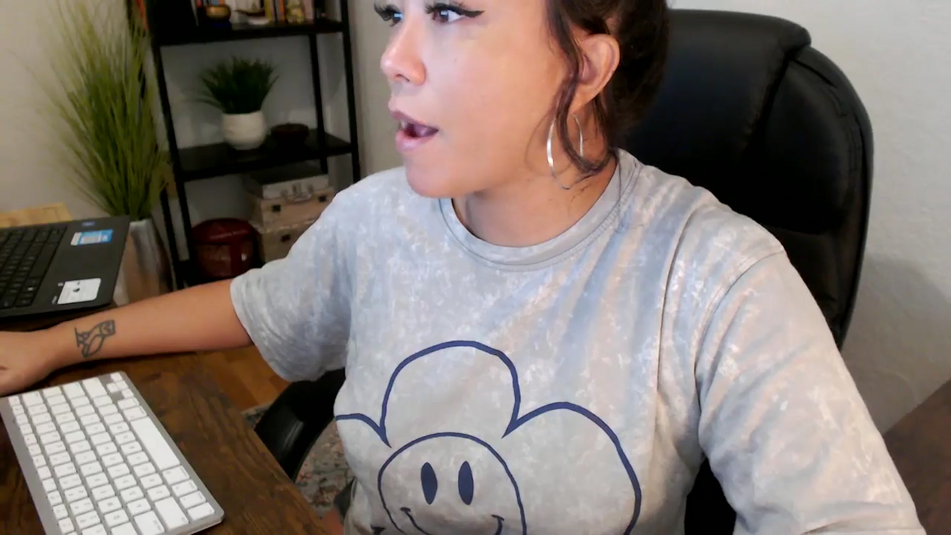 Gallery image thumbnail from MickaylaMinx's myfreecams stream on, 10/07/2024, 15:33 image 18 of 20