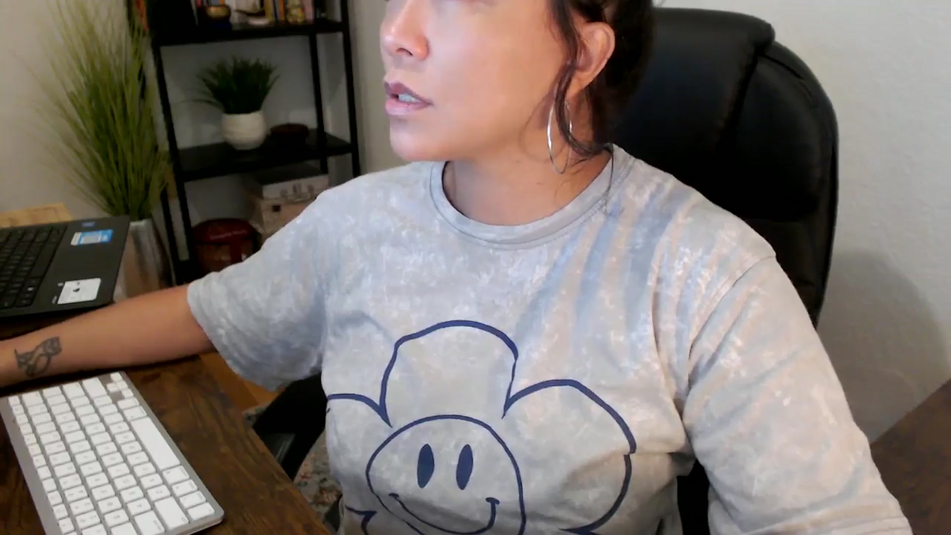 Gallery image thumbnail from MickaylaMinx's myfreecams stream on, 10/07/2024, 15:33 image 16 of 20