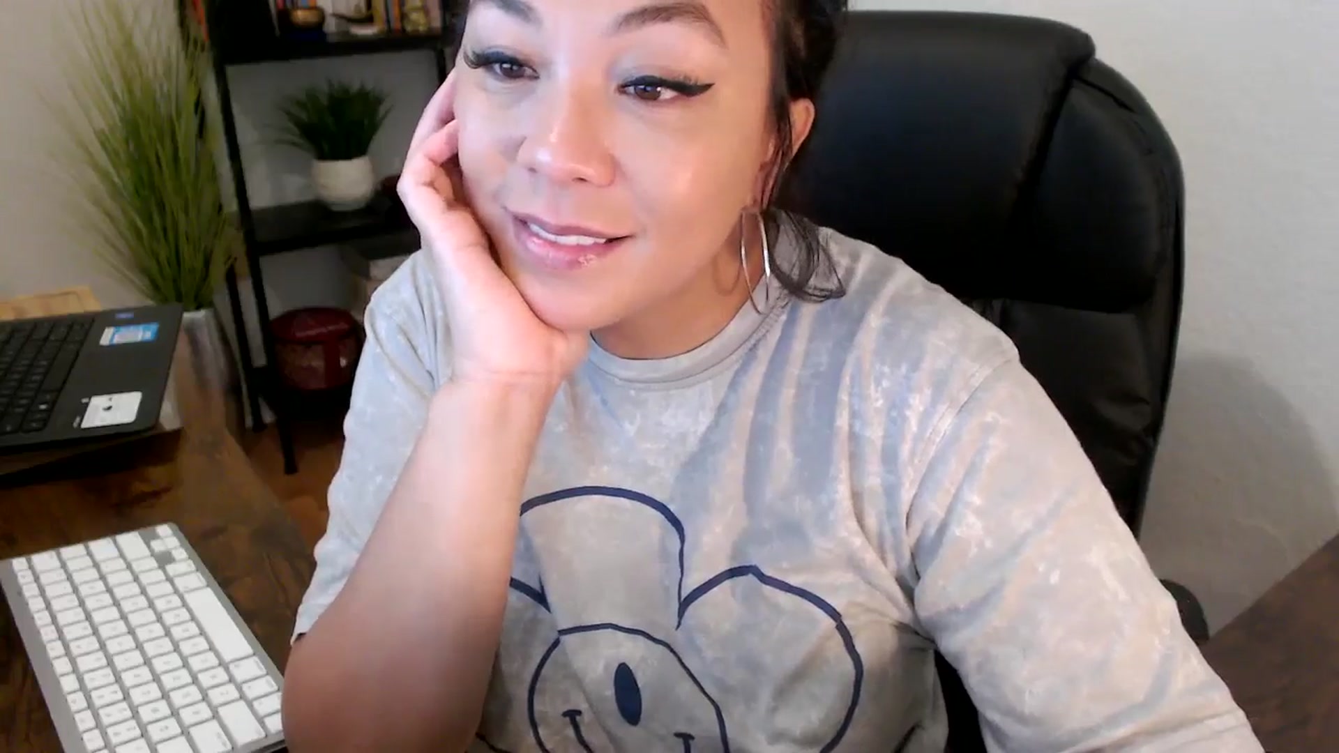 Gallery image thumbnail from MickaylaMinx's myfreecams stream on, 10/07/2024, 15:33 image 15 of 20