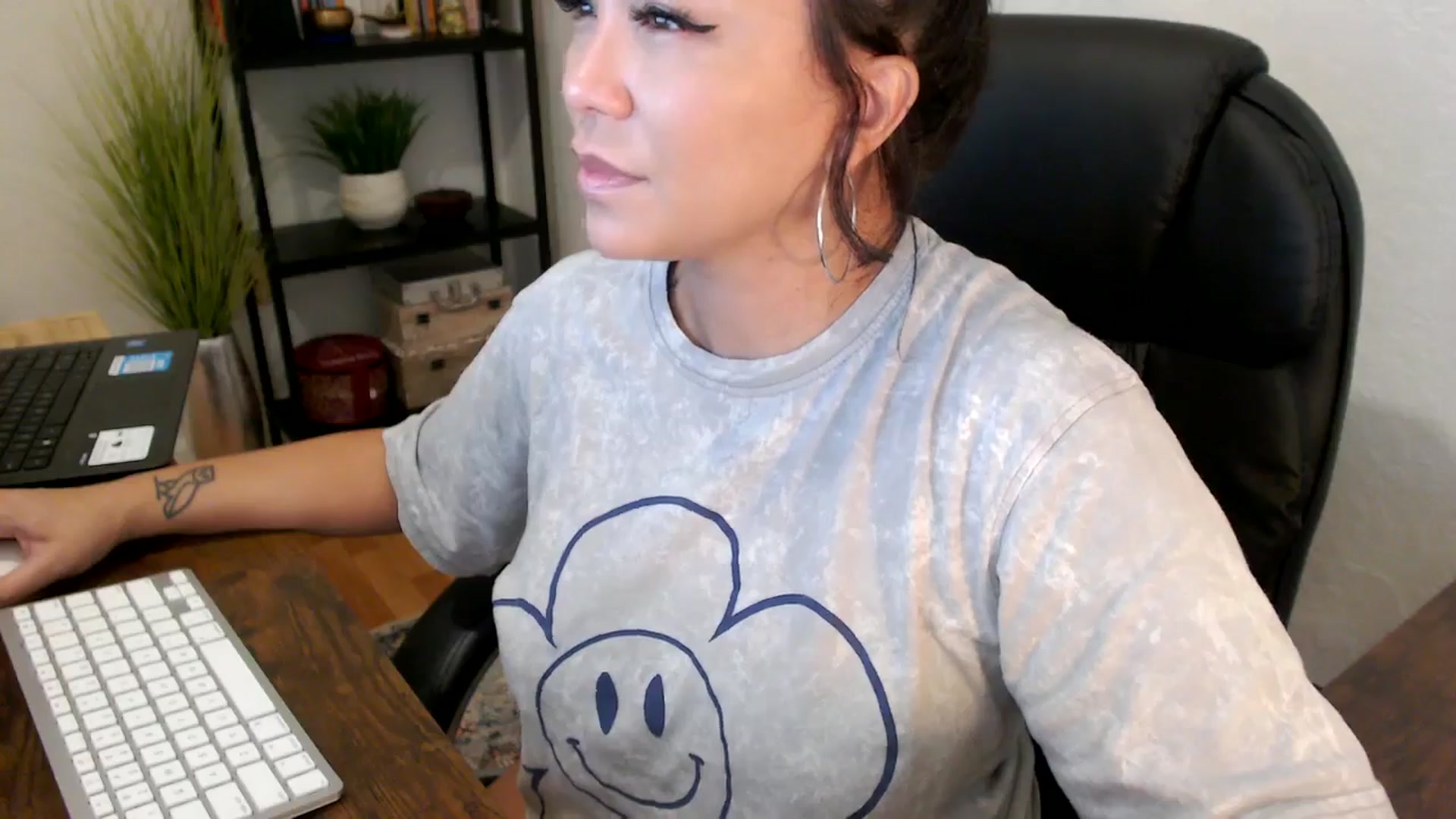 Gallery image thumbnail from MickaylaMinx's myfreecams stream on, 10/07/2024, 15:33 image 19 of 20