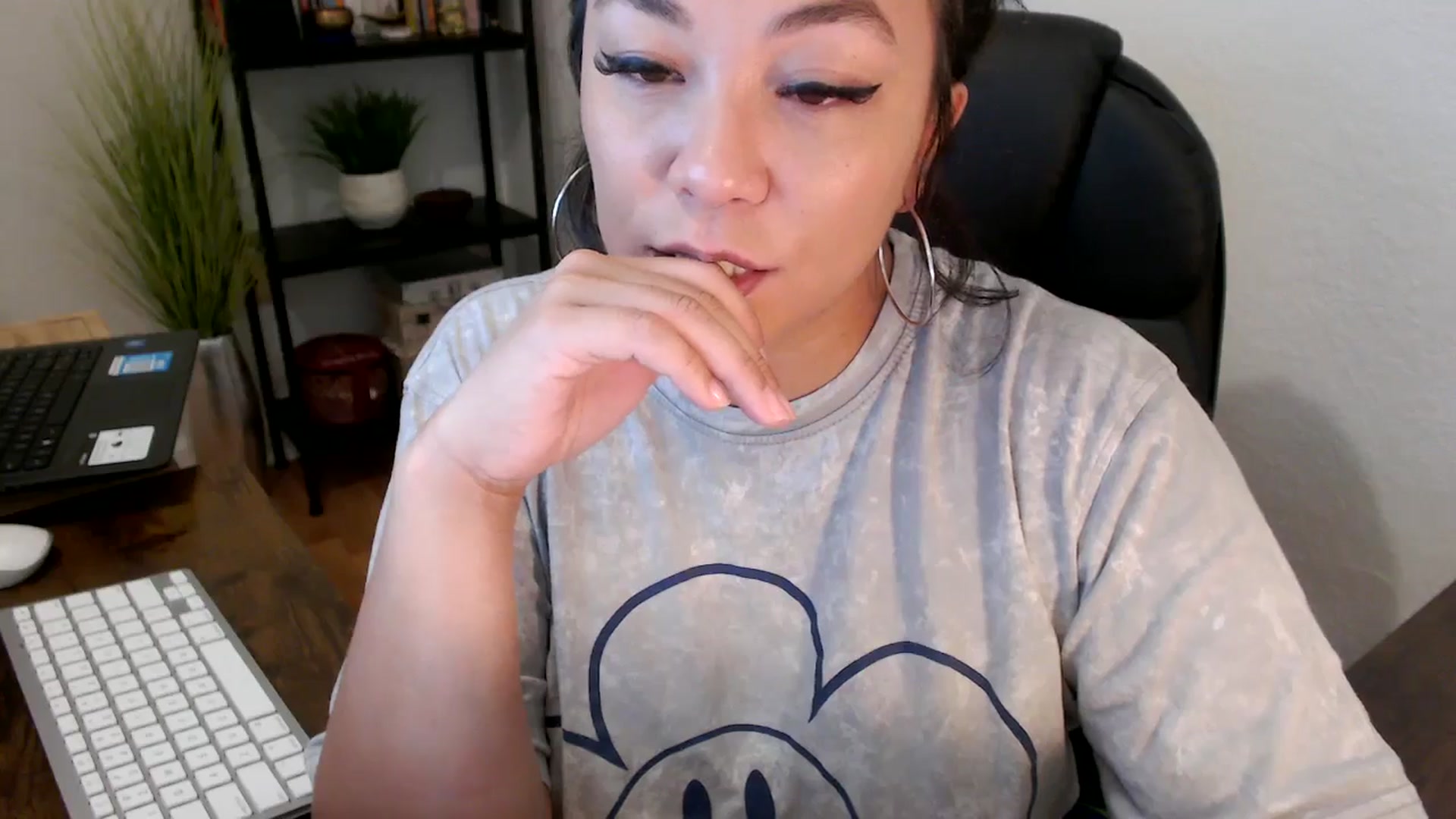 Gallery image thumbnail from MickaylaMinx's myfreecams stream on, 10/07/2024, 15:33 image 17 of 20