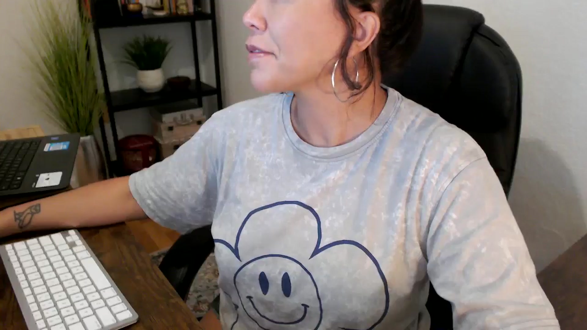 Gallery image thumbnail from MickaylaMinx's myfreecams stream on, 10/07/2024, 15:33 image 14 of 20