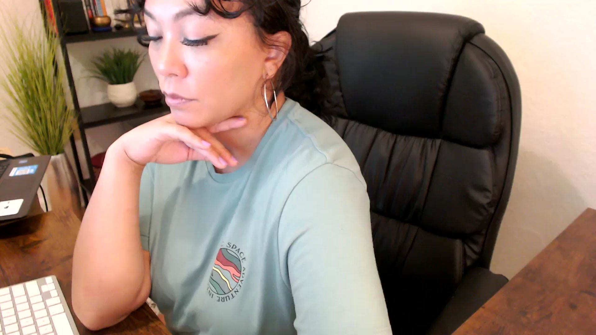 Gallery image thumbnail from MickaylaMinx's myfreecams stream on, 10/08/2024, 15:16 image 17 of 20