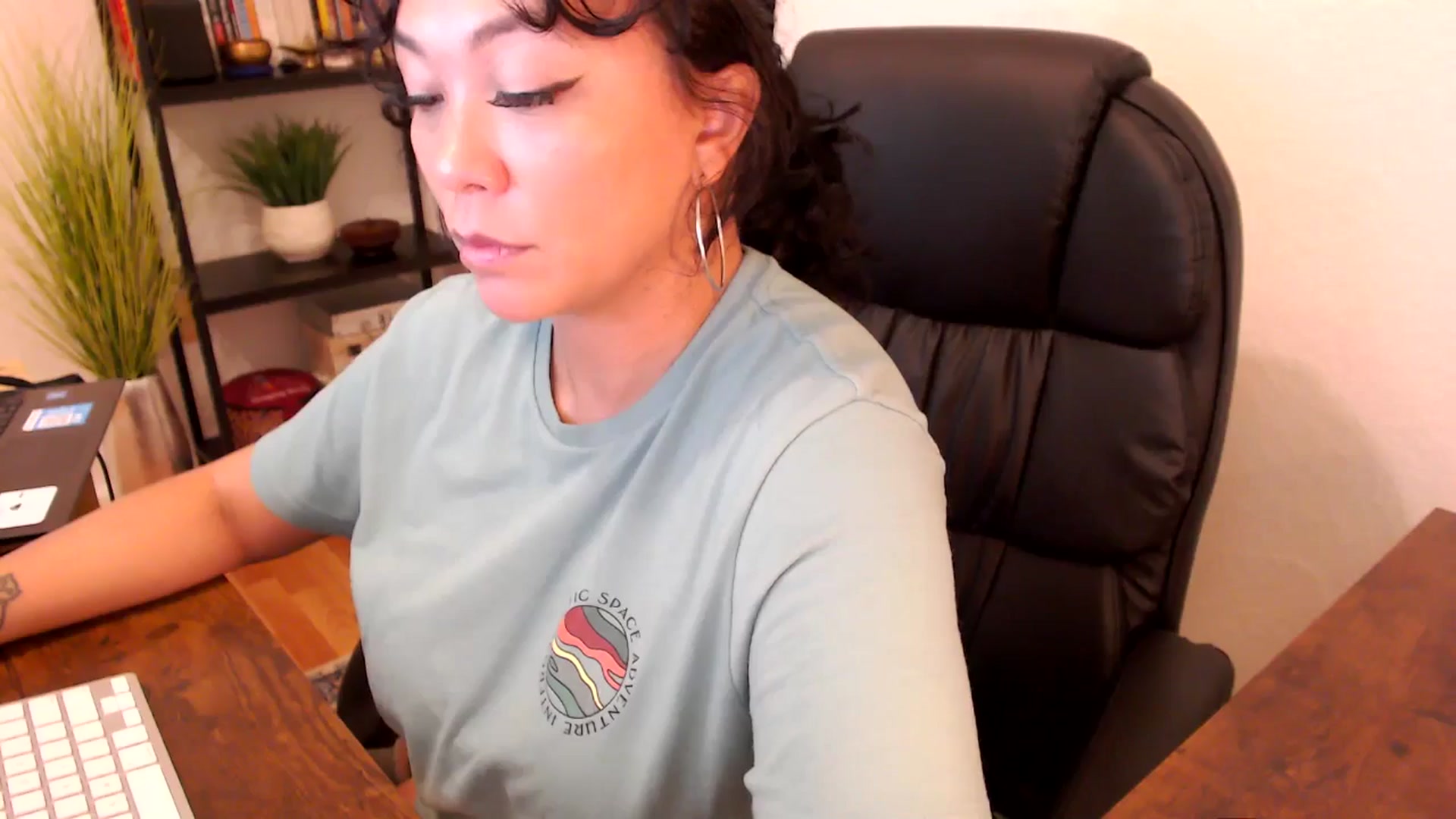 Gallery image thumbnail from MickaylaMinx's myfreecams stream on, 10/08/2024, 15:16 image 19 of 20