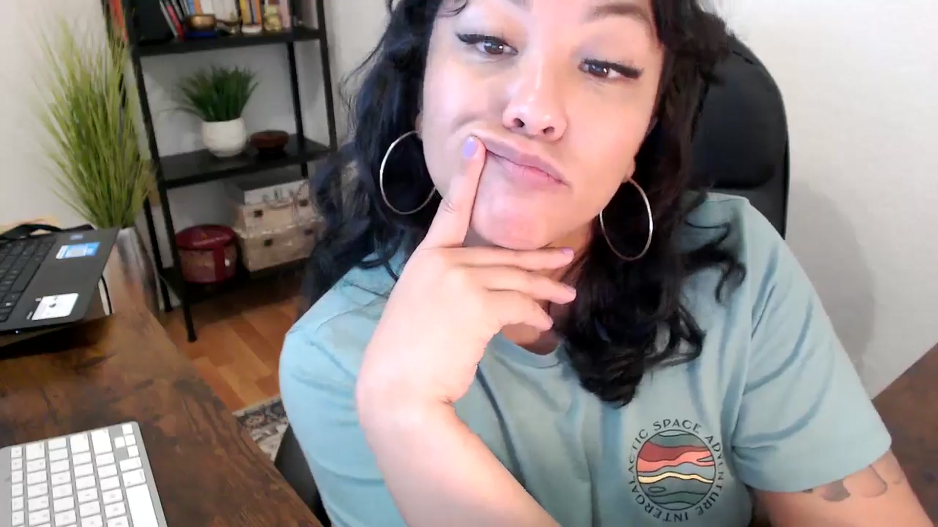 Gallery image thumbnail from MickaylaMinx's myfreecams stream on, 10/08/2024, 17:58 image 20 of 20