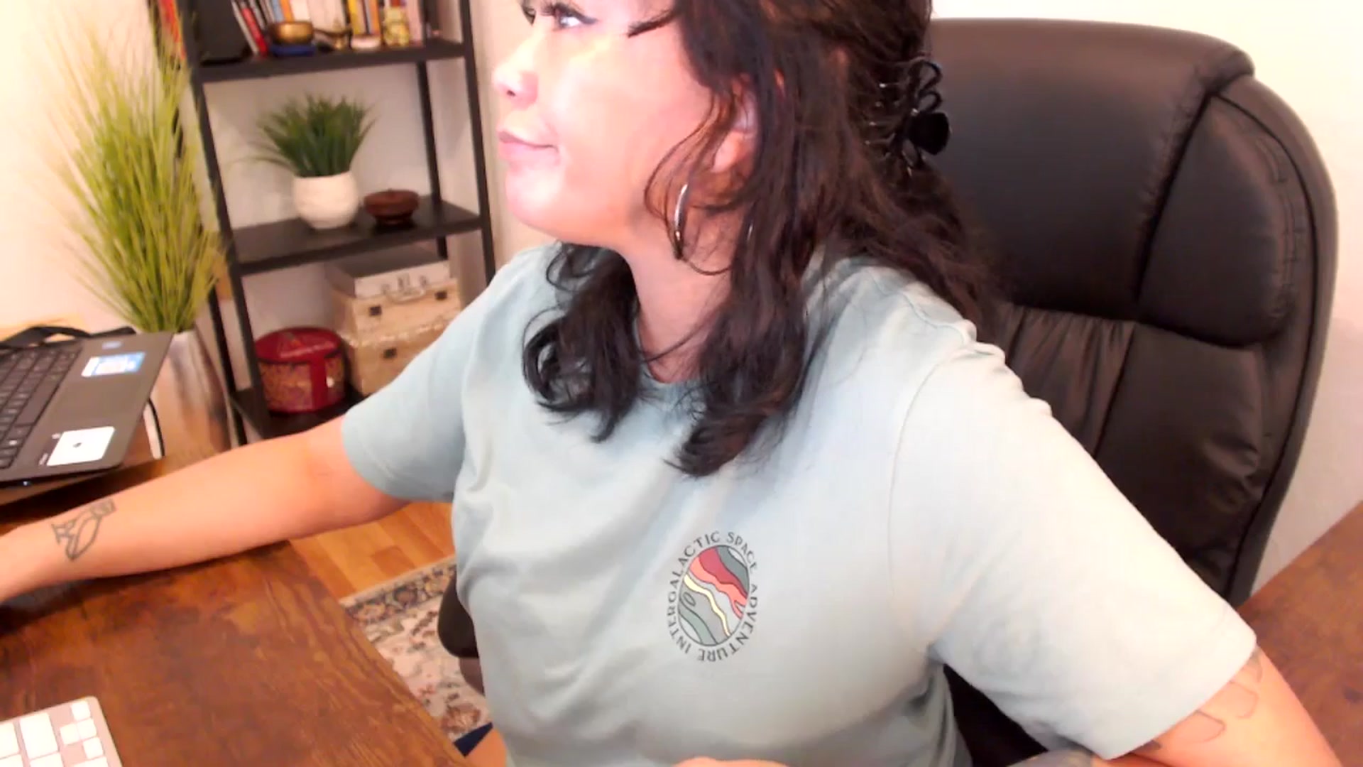 Gallery image thumbnail from MickaylaMinx's myfreecams stream on, 10/08/2024, 19:33 image 12 of 20