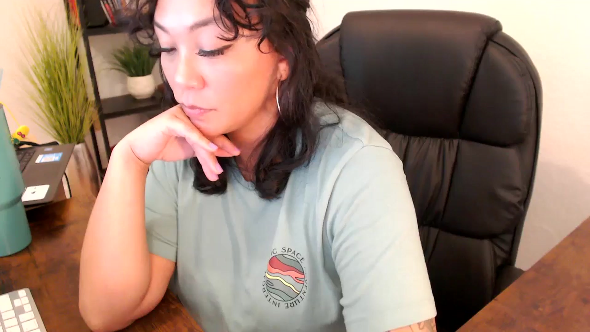 Gallery image thumbnail from MickaylaMinx's myfreecams stream on, 10/08/2024, 20:27 image 11 of 20