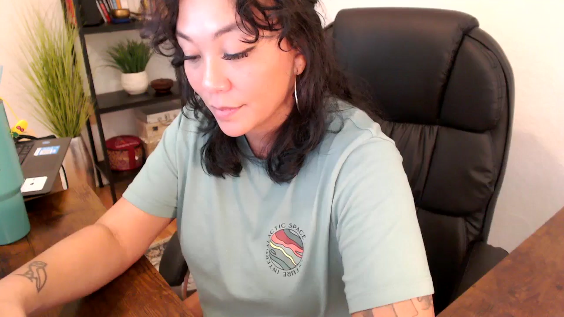 Gallery image thumbnail from MickaylaMinx's myfreecams stream on, 10/08/2024, 20:27 image 13 of 20