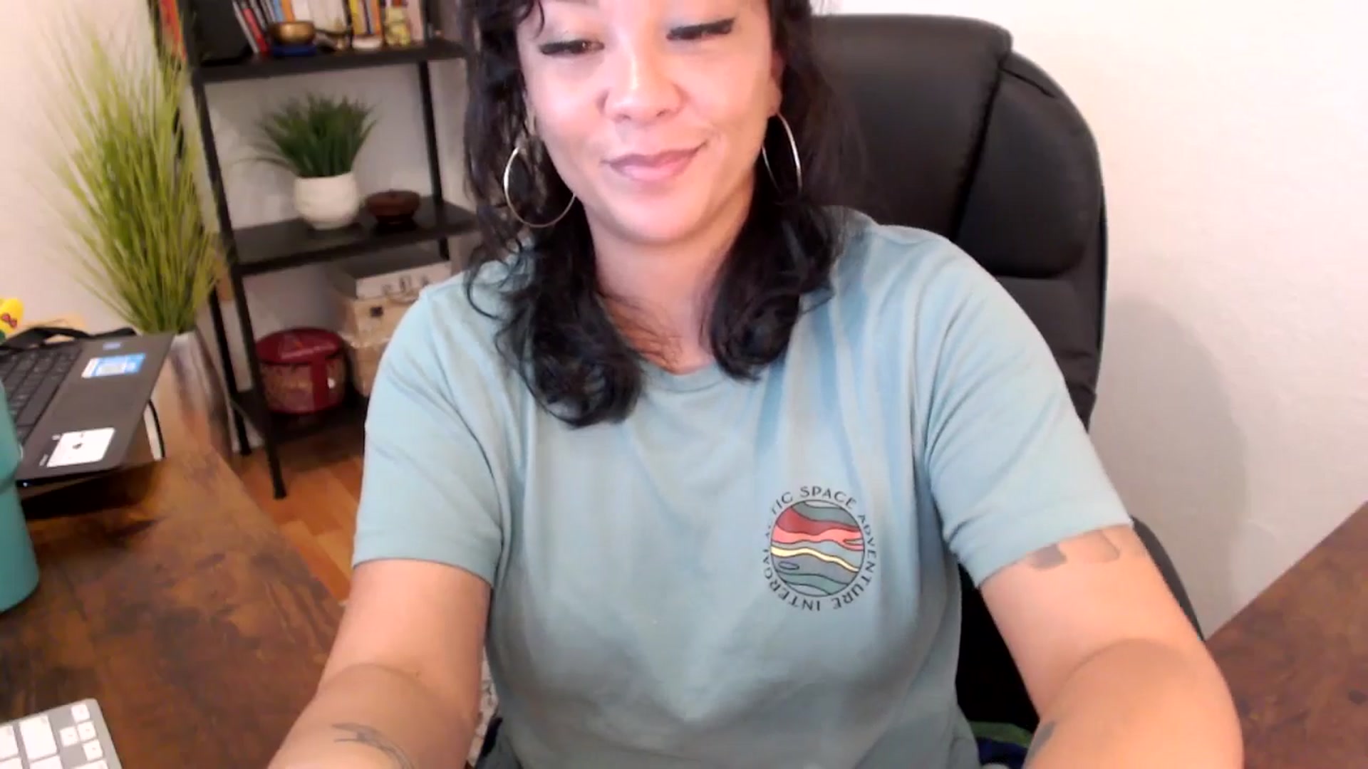Gallery image thumbnail from MickaylaMinx's myfreecams stream on, 10/08/2024, 20:27 image 7 of 20