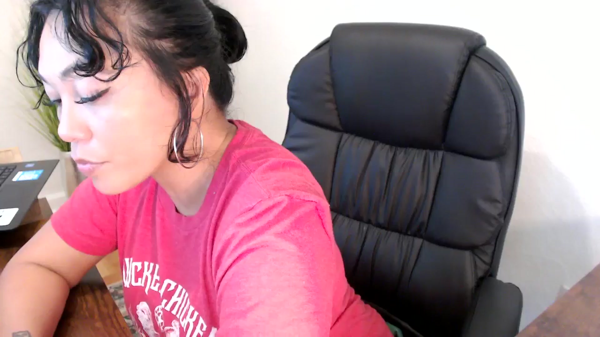 Gallery image thumbnail from MickaylaMinx's myfreecams stream on, 10/09/2024, 16:17 image 12 of 20