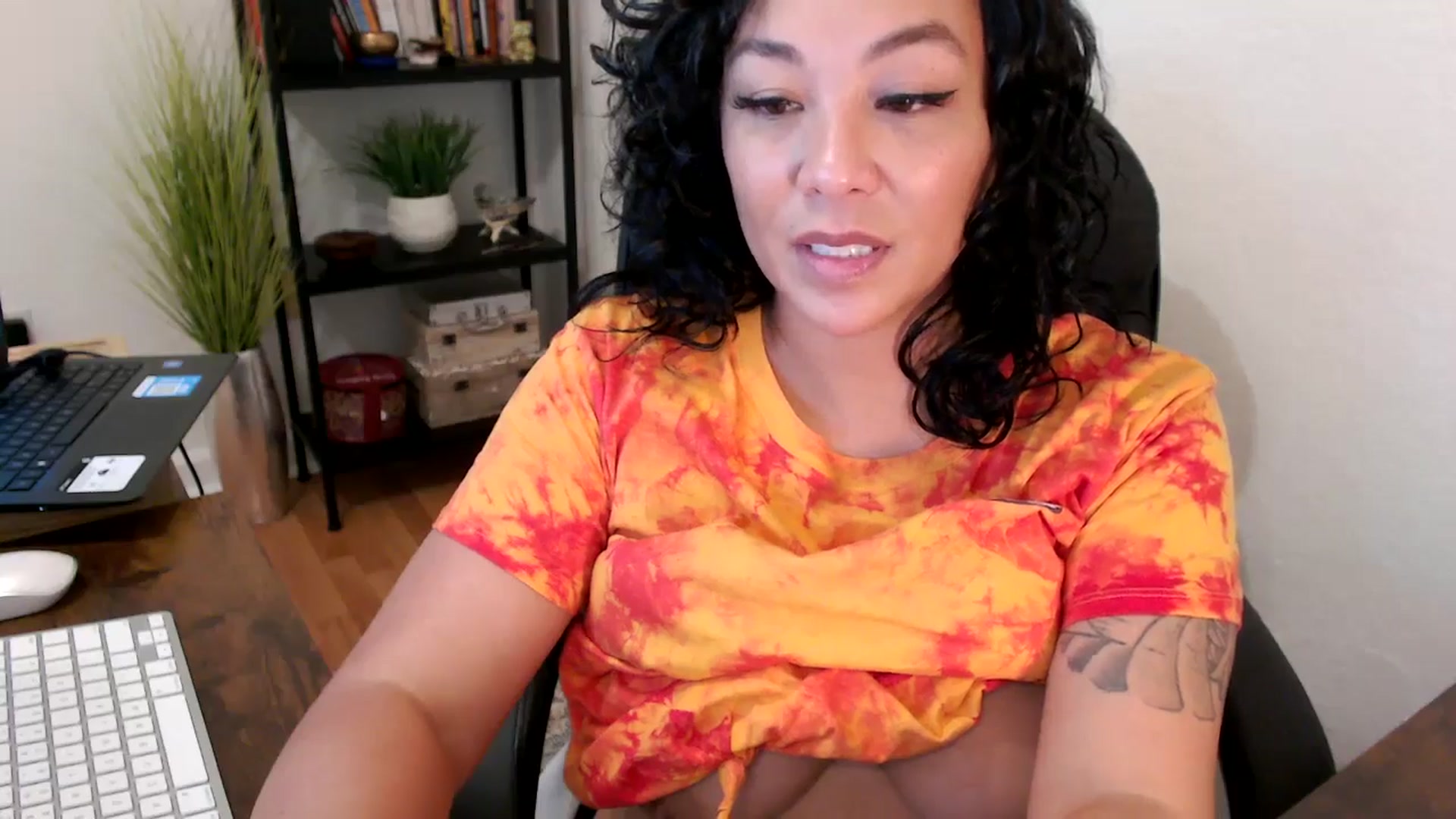 Gallery image thumbnail from MickaylaMinx's myfreecams stream on, 10/11/2024, 18:43 image 13 of 20