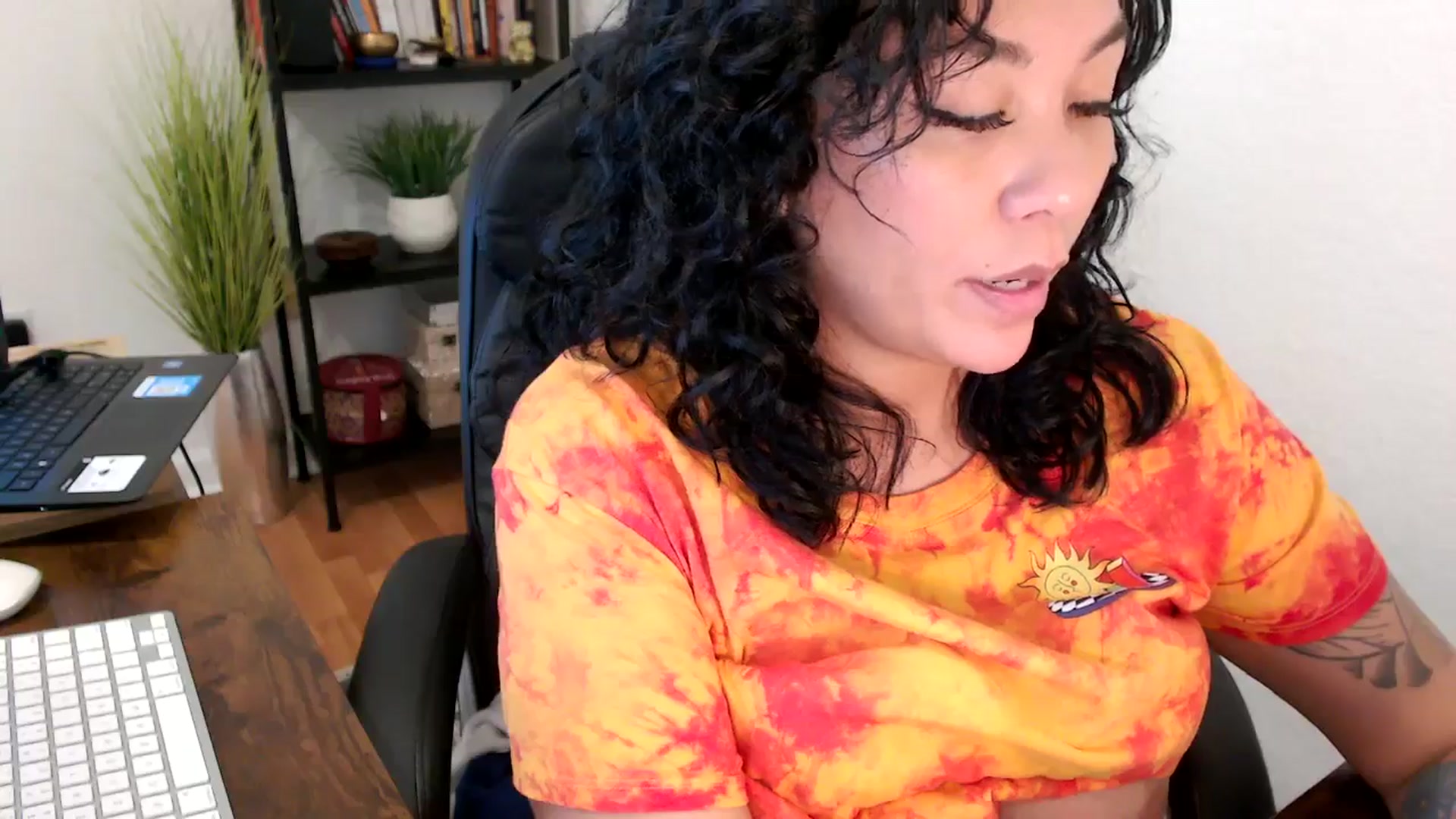 Gallery image thumbnail from MickaylaMinx's myfreecams stream on, 10/11/2024, 19:19 image 9 of 20