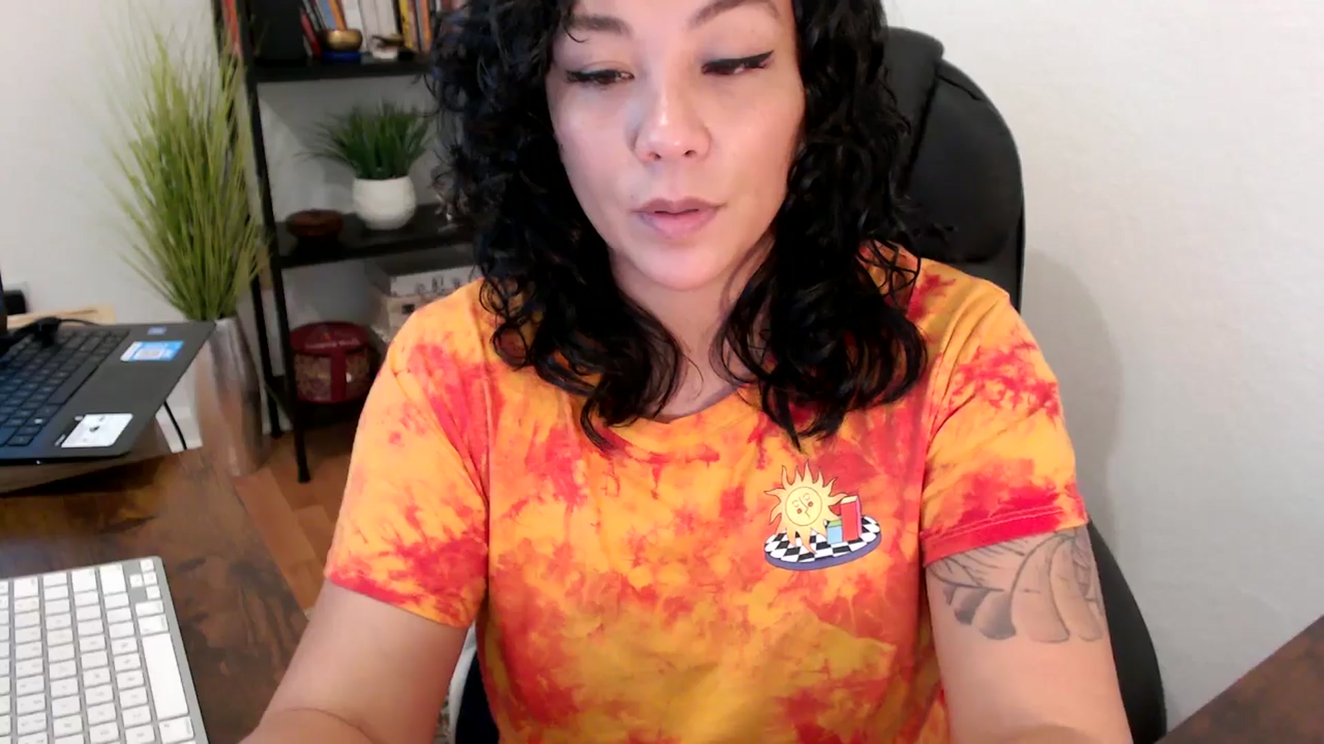 Gallery image thumbnail from MickaylaMinx's myfreecams stream on, 10/11/2024, 19:19 image 18 of 20