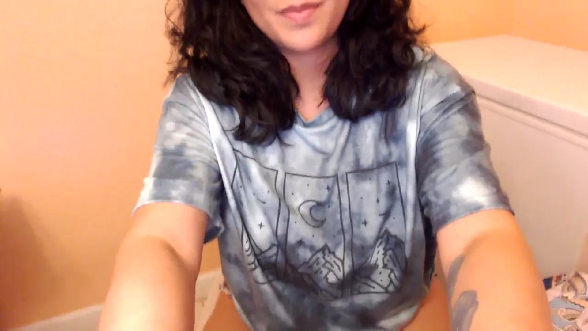 Gallery image thumbnail from MickaylaMinx's myfreecams stream on, 10/13/2024, 18:04 image 8 of 20