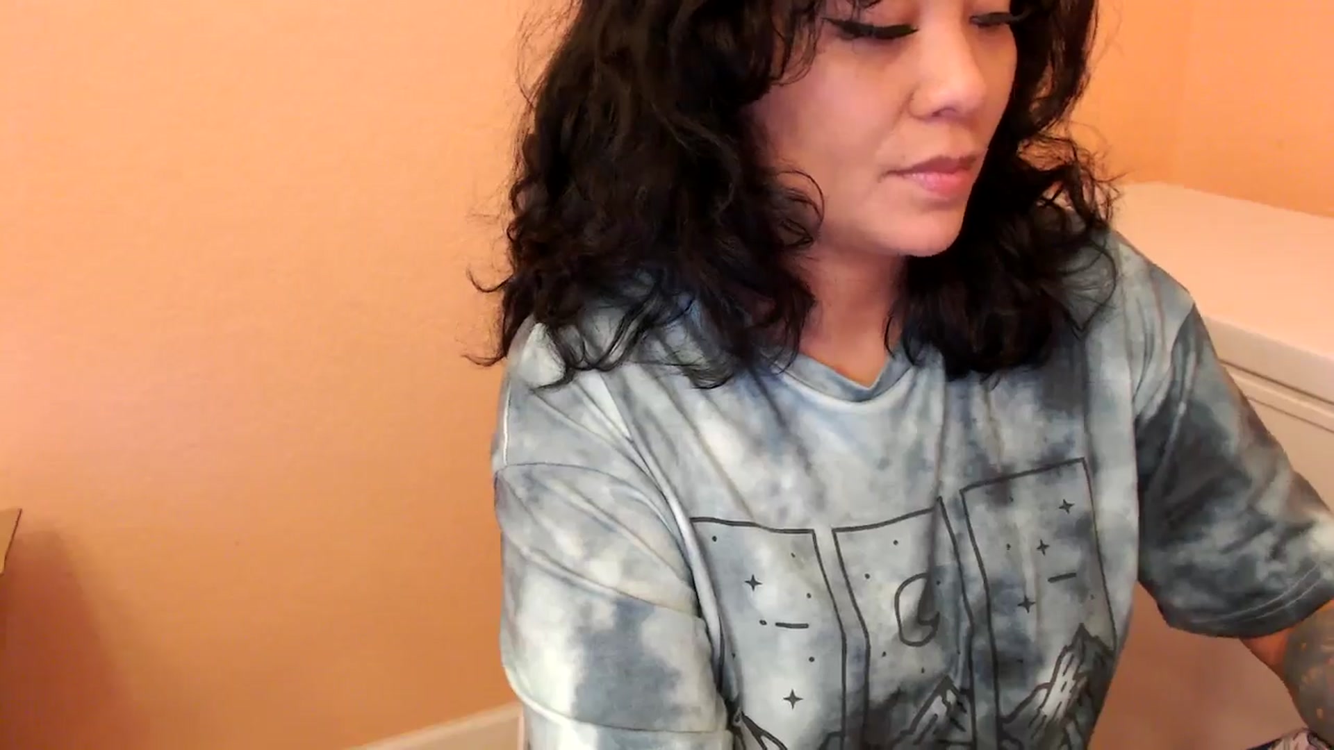 Gallery image thumbnail from MickaylaMinx's myfreecams stream on, 10/13/2024, 18:04 image 2 of 20