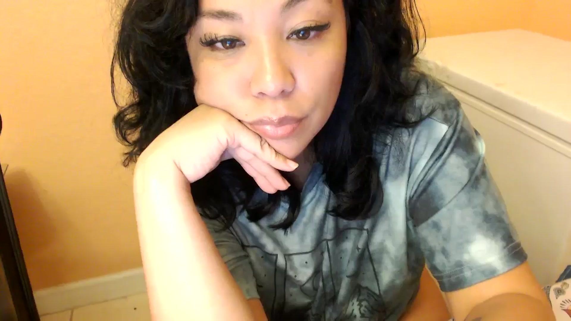 Gallery image thumbnail from MickaylaMinx's myfreecams stream on, 10/13/2024, 22:18 image 11 of 20