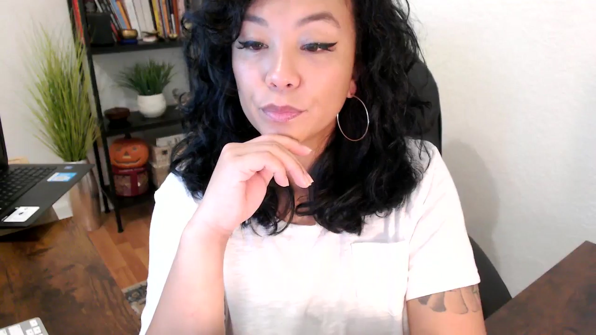 Gallery image thumbnail from MickaylaMinx's myfreecams stream on, 10/14/2024, 15:58 image 20 of 20