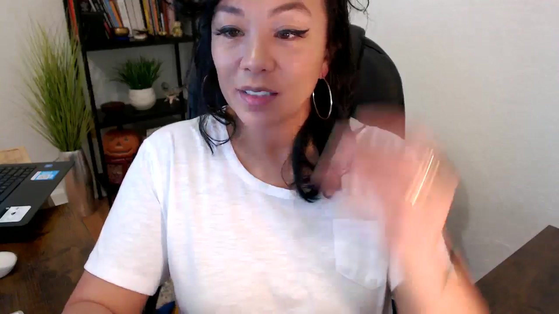 Gallery image thumbnail from MickaylaMinx's myfreecams stream on, 10/14/2024, 16:42 image 3 of 20