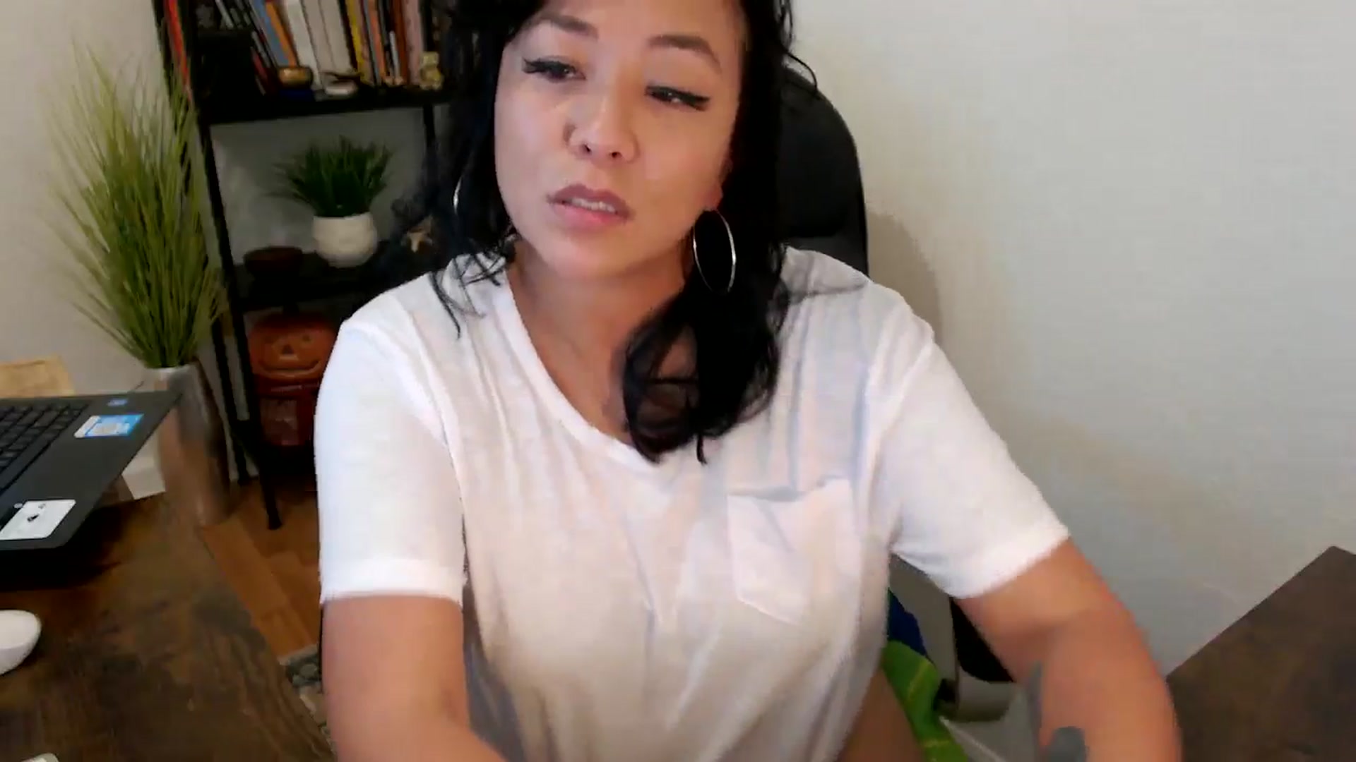 Gallery image thumbnail from MickaylaMinx's myfreecams stream on, 10/14/2024, 16:42 image 8 of 20