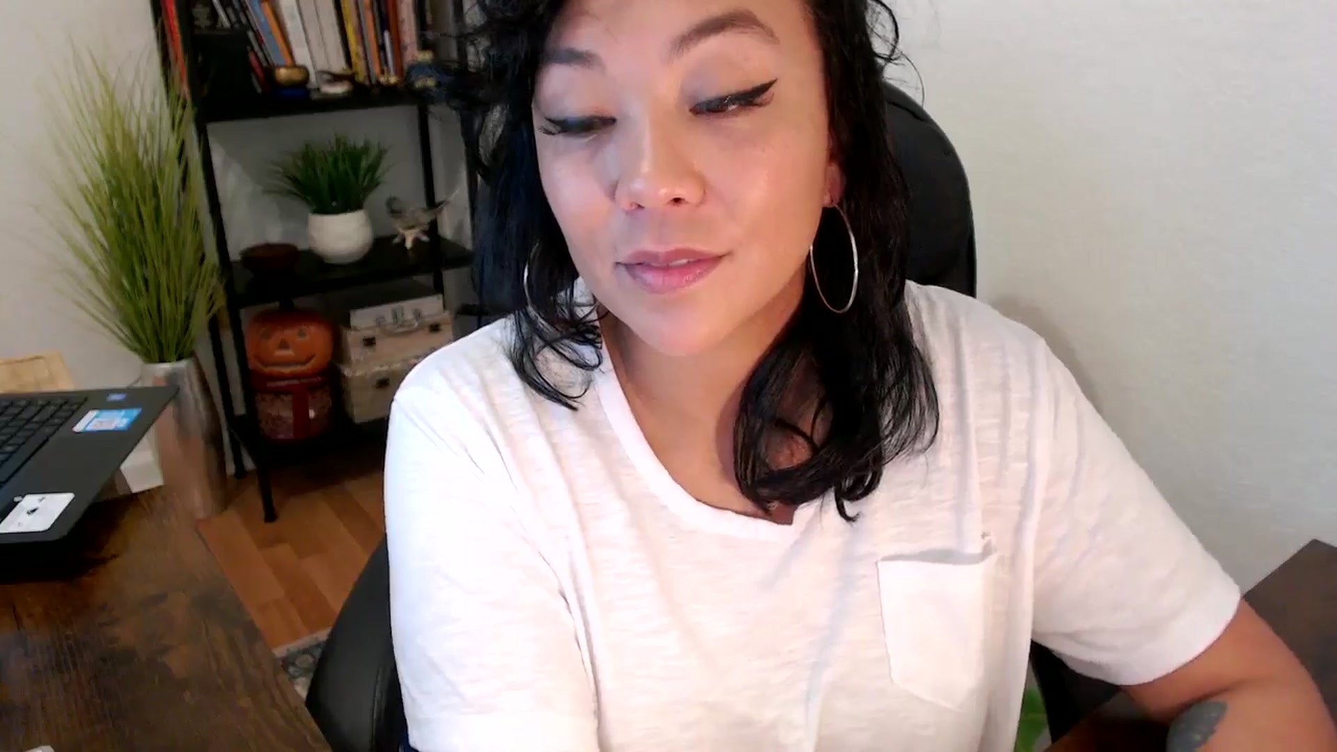 Gallery image thumbnail from MickaylaMinx's myfreecams stream on, 10/14/2024, 16:42 image 11 of 20