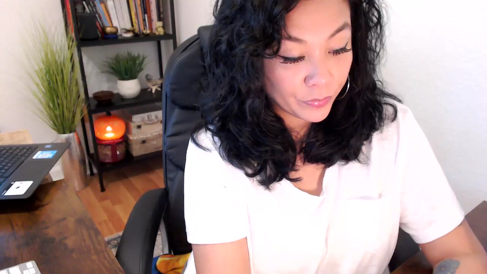 Gallery image thumbnail from MickaylaMinx's myfreecams stream on, 10/14/2024, 17:18 image 5 of 20