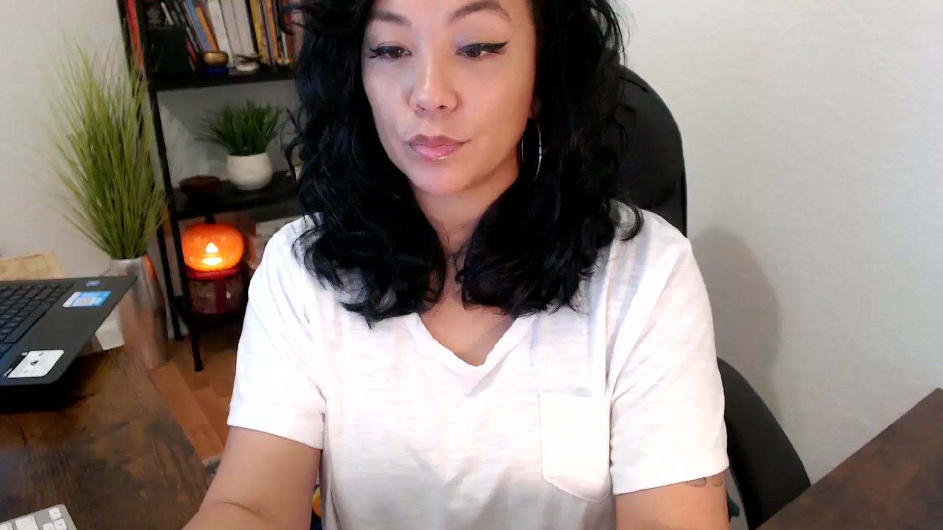 Gallery image thumbnail from MickaylaMinx's myfreecams stream on, 10/14/2024, 17:18 image 9 of 20