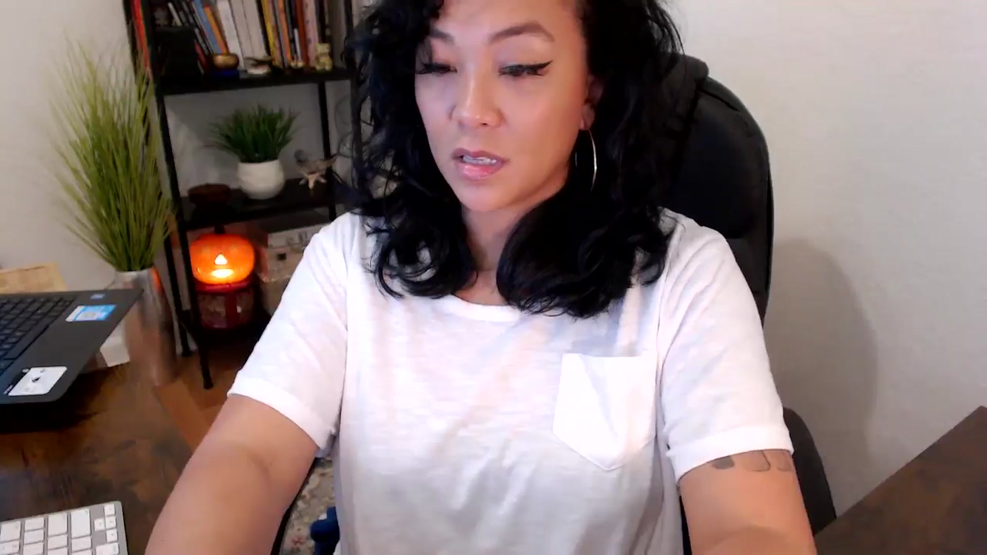 Gallery image thumbnail from MickaylaMinx's myfreecams stream on, 10/14/2024, 17:48 image 8 of 20