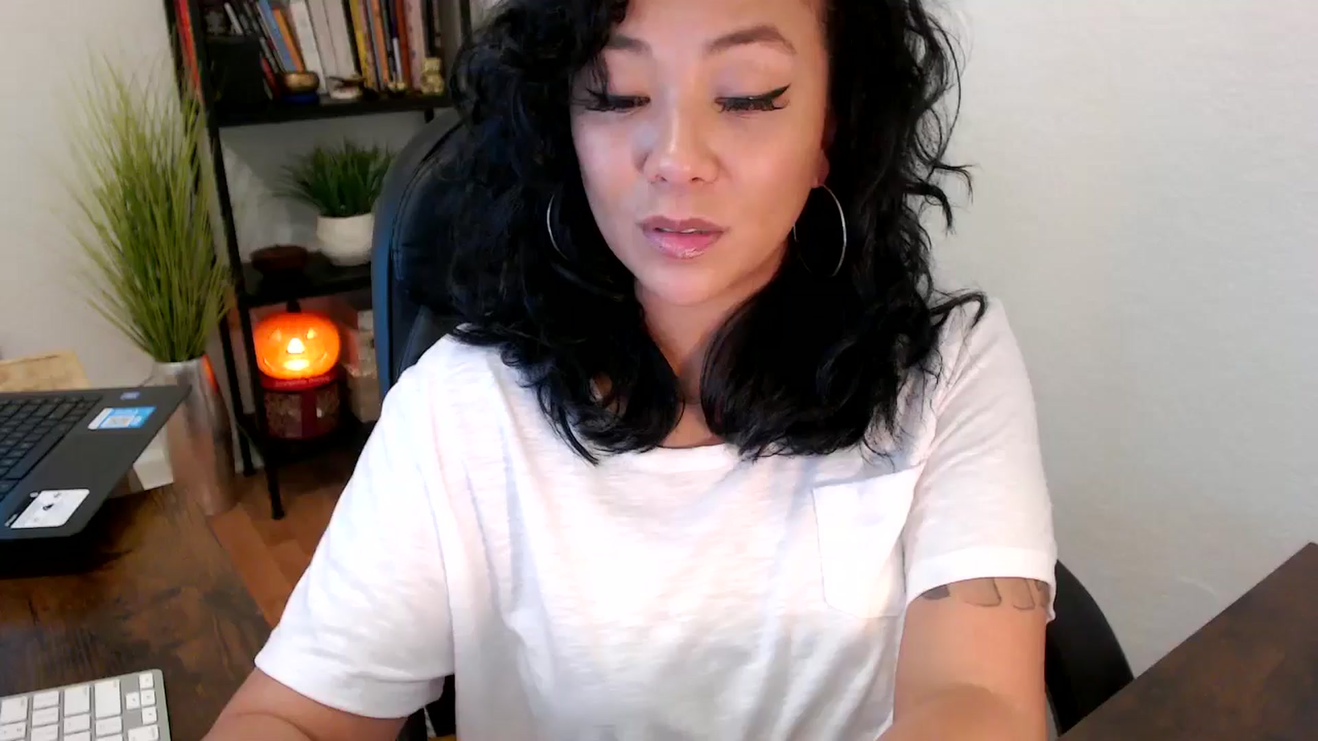 Gallery image thumbnail from MickaylaMinx's myfreecams stream on, 10/14/2024, 17:48 image 6 of 20