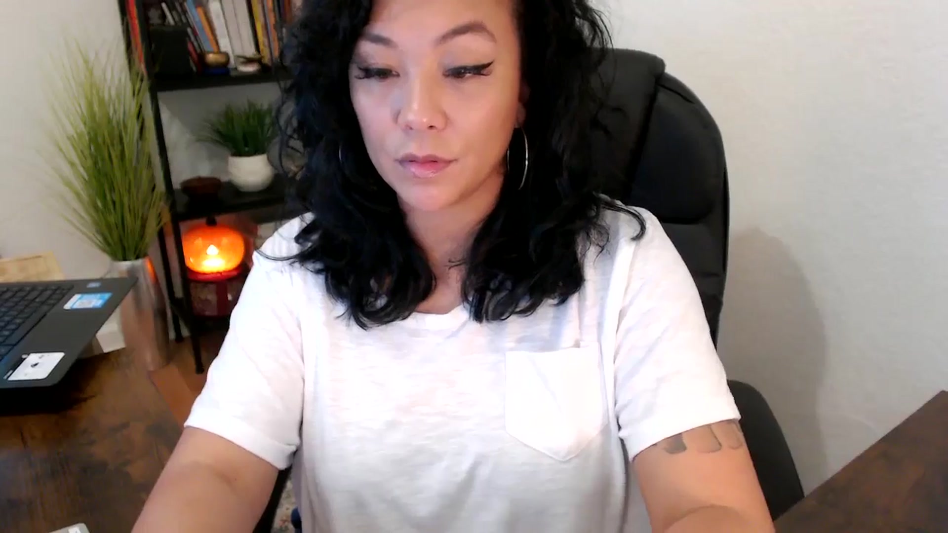Gallery image thumbnail from MickaylaMinx's myfreecams stream on, 10/14/2024, 17:48 image 15 of 20