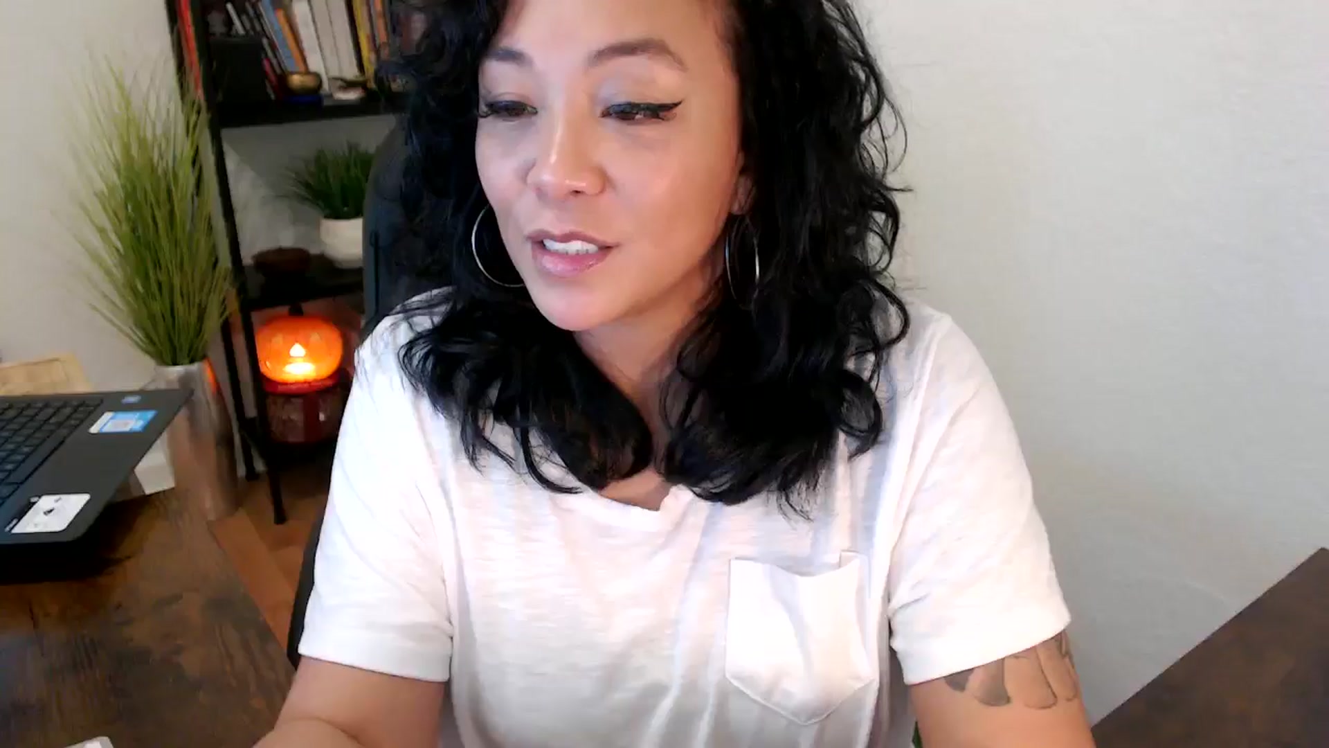 Gallery image thumbnail from MickaylaMinx's myfreecams stream on, 10/14/2024, 18:28 image 16 of 20
