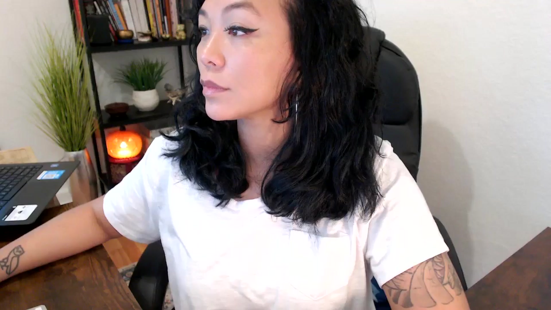 Gallery image thumbnail from MickaylaMinx's myfreecams stream on, 10/14/2024, 18:28 image 7 of 20