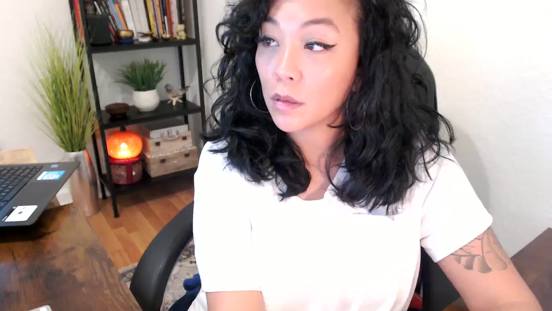 Gallery image thumbnail from MickaylaMinx's myfreecams stream on, 10/14/2024, 18:28 image 5 of 20