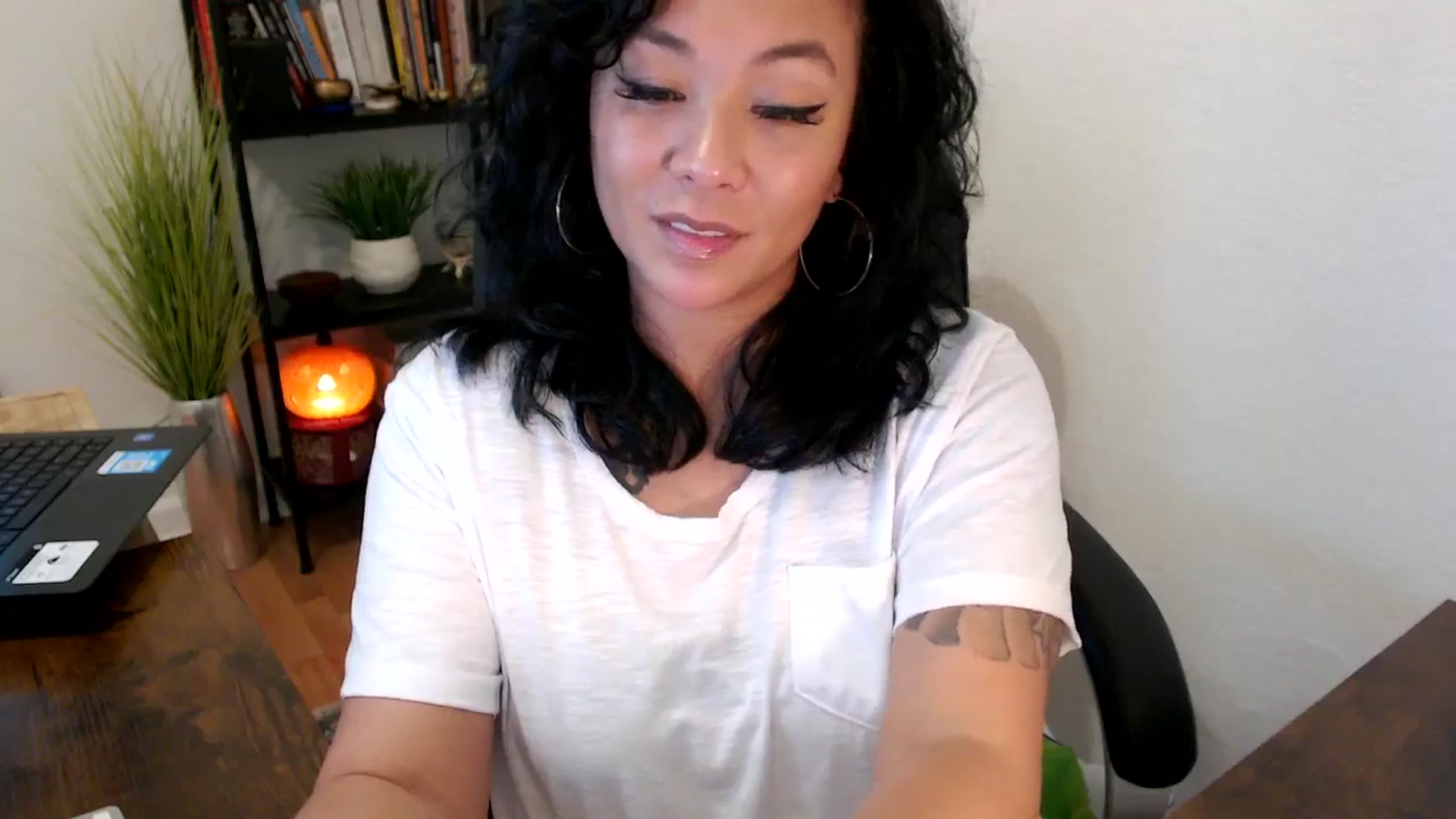 Gallery image thumbnail from MickaylaMinx's myfreecams stream on, 10/14/2024, 18:28 image 18 of 20