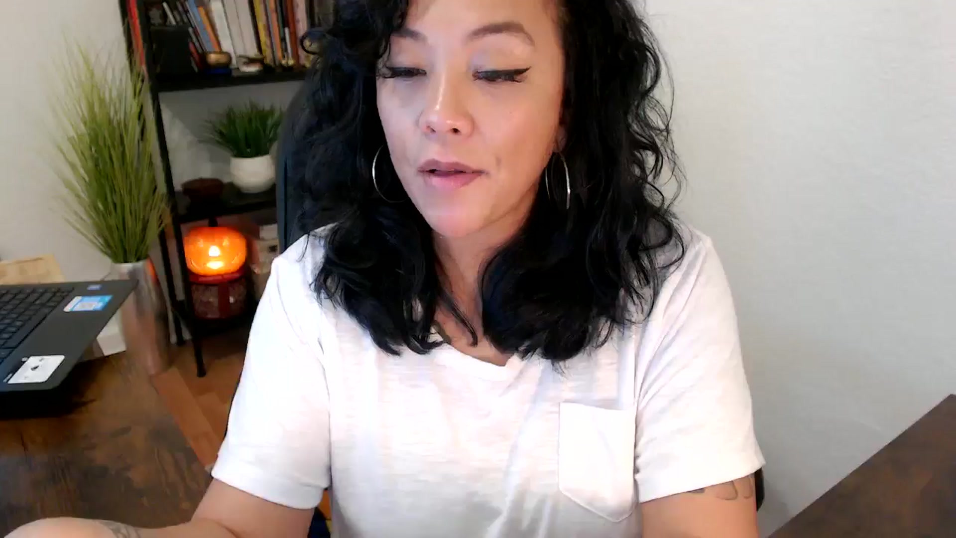 Gallery image thumbnail from MickaylaMinx's myfreecams stream on, 10/14/2024, 19:21 image 13 of 20
