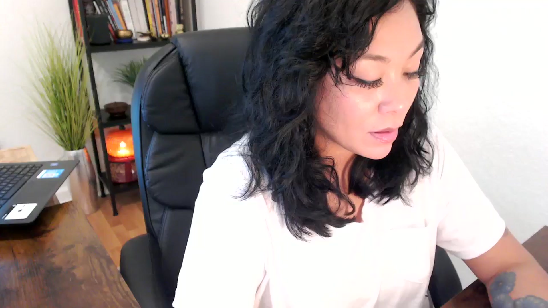 Gallery image thumbnail from MickaylaMinx's myfreecams stream on, 10/14/2024, 19:21 image 19 of 20