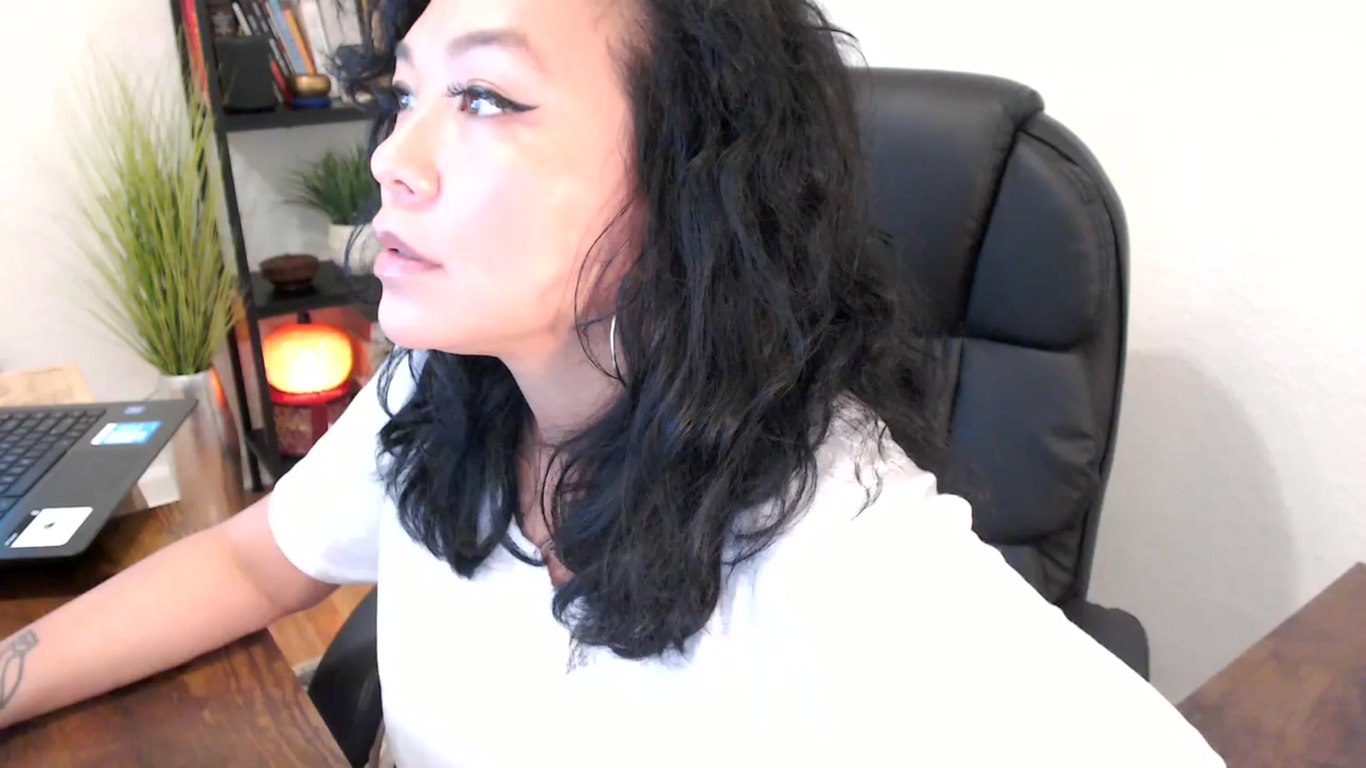 Gallery image thumbnail from MickaylaMinx's myfreecams stream on, 10/14/2024, 19:21 image 16 of 20