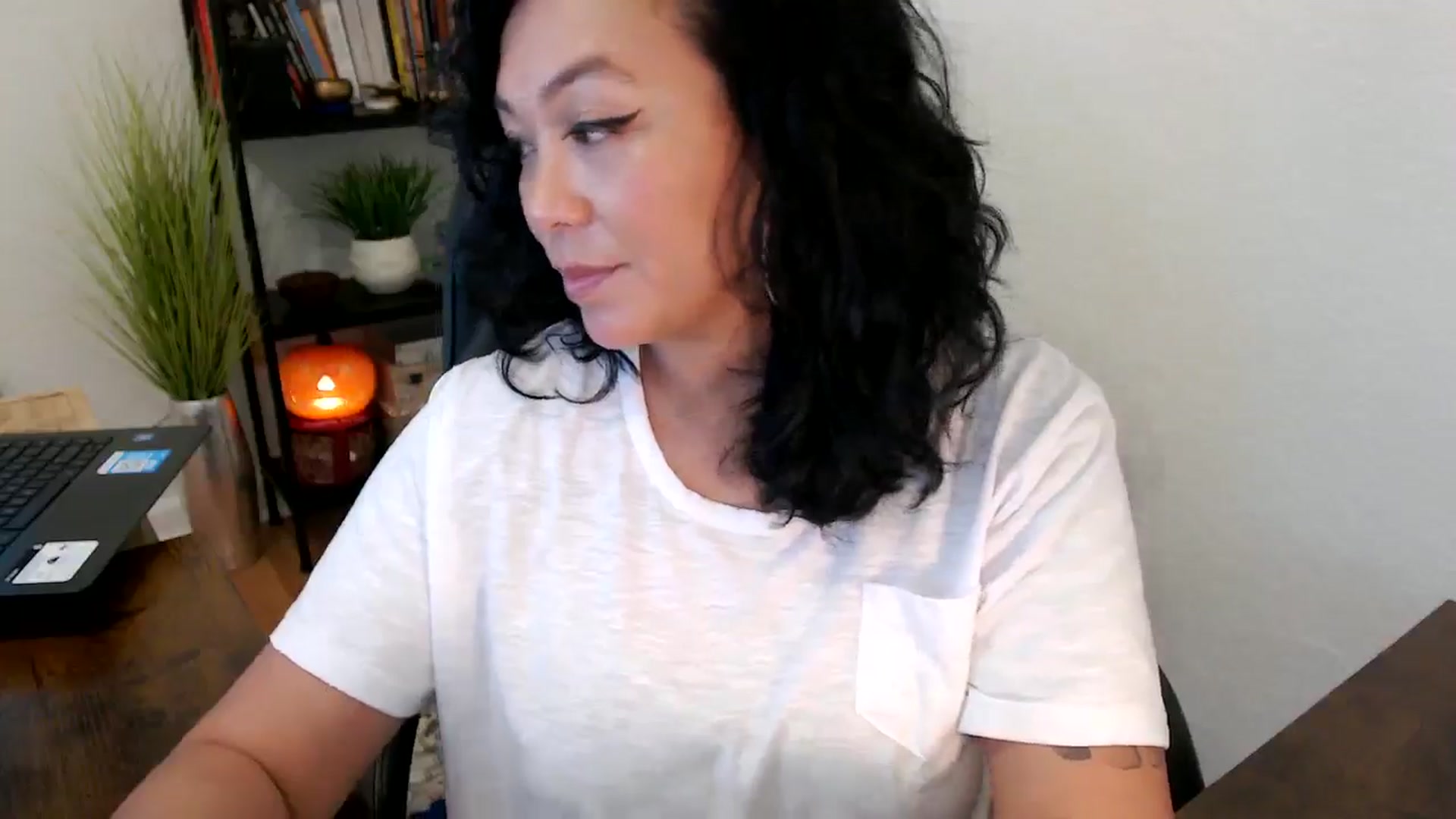 Gallery image thumbnail from MickaylaMinx's myfreecams stream on, 10/14/2024, 19:21 image 4 of 20