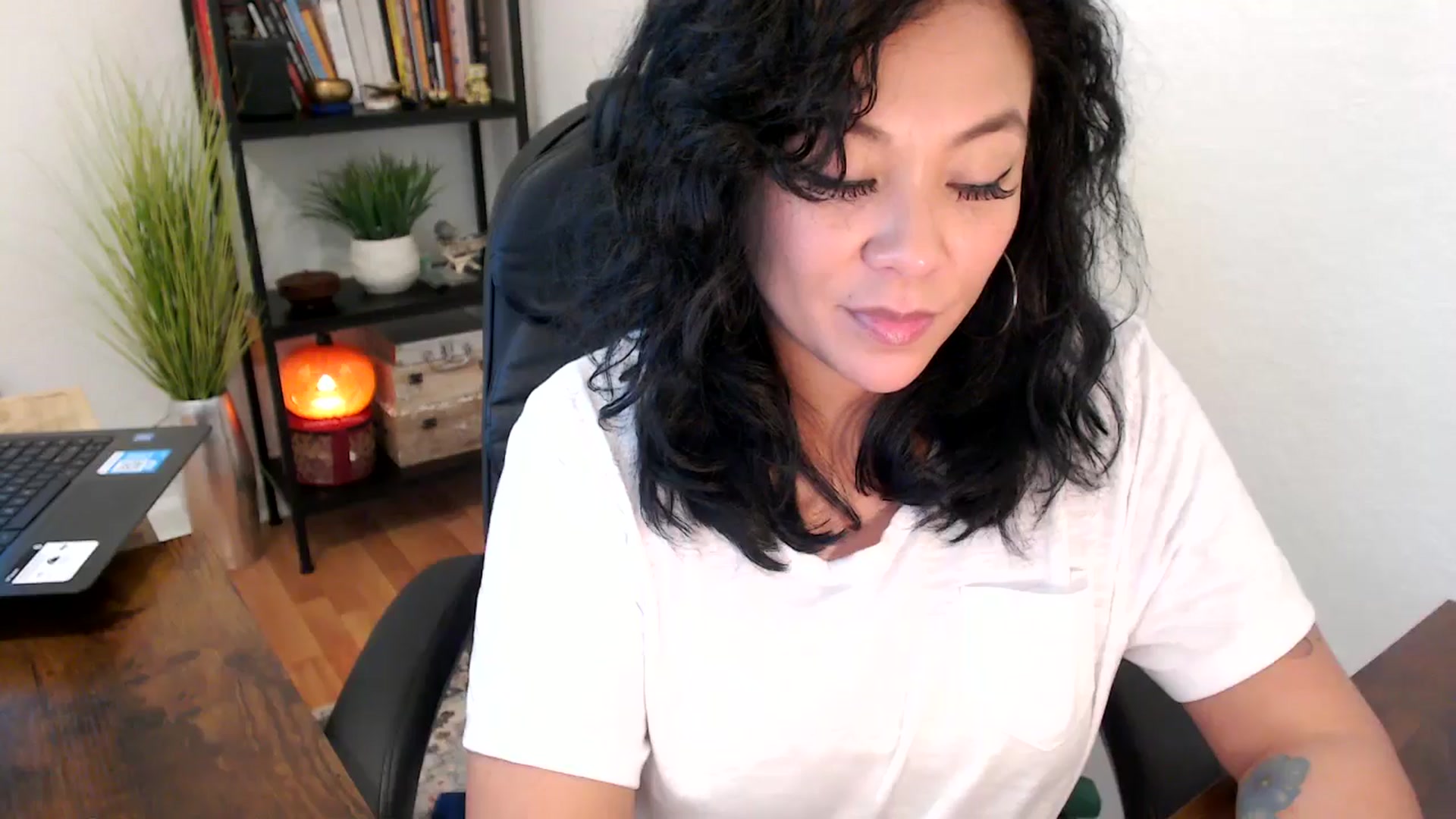 Gallery image thumbnail from MickaylaMinx's myfreecams stream on, 10/14/2024, 19:21 image 18 of 20