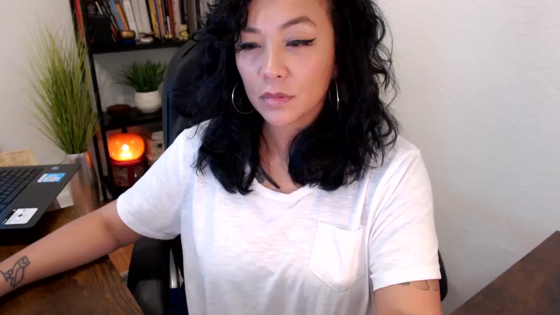 Gallery image thumbnail from MickaylaMinx's myfreecams stream on, 10/14/2024, 19:21 image 14 of 20
