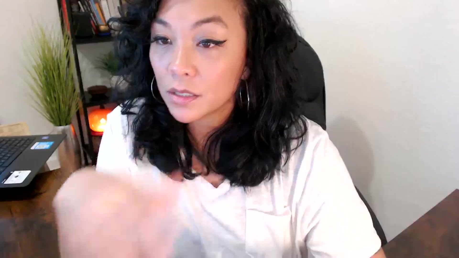 Gallery image thumbnail from MickaylaMinx's myfreecams stream on, 10/14/2024, 19:21 image 17 of 20